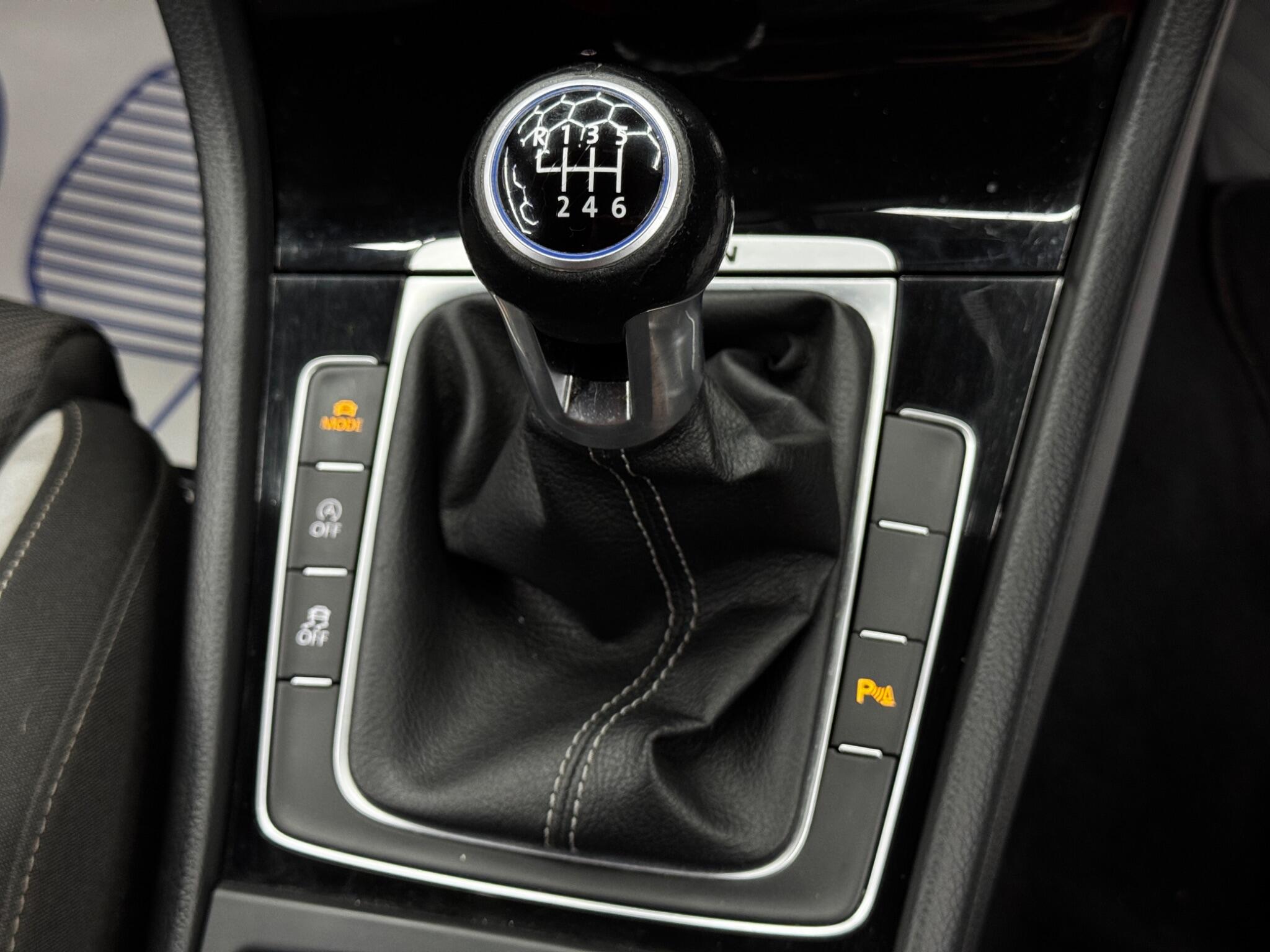 Volkswagen Golf view 26