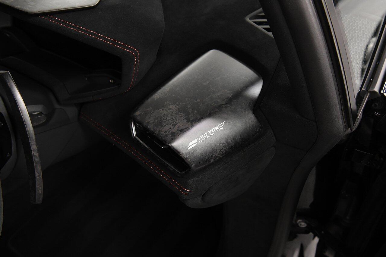 Lamborghini Huracan view 26
