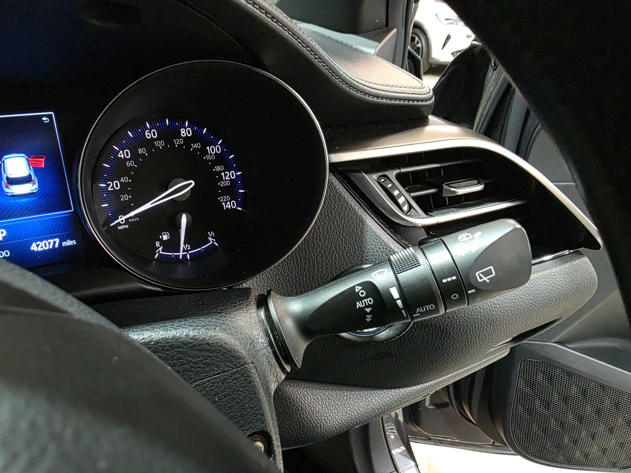 Toyota C-HR view 16