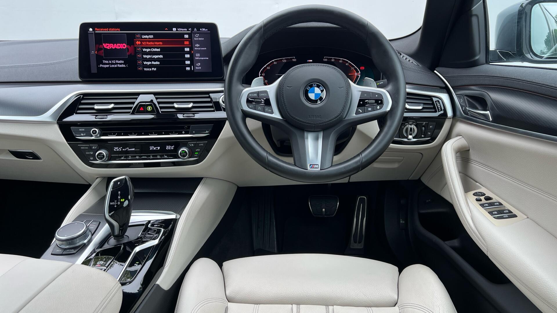 BMW 5 Series view 5