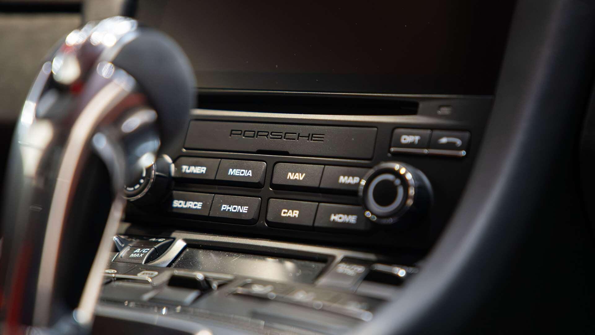Porsche 911 view 24