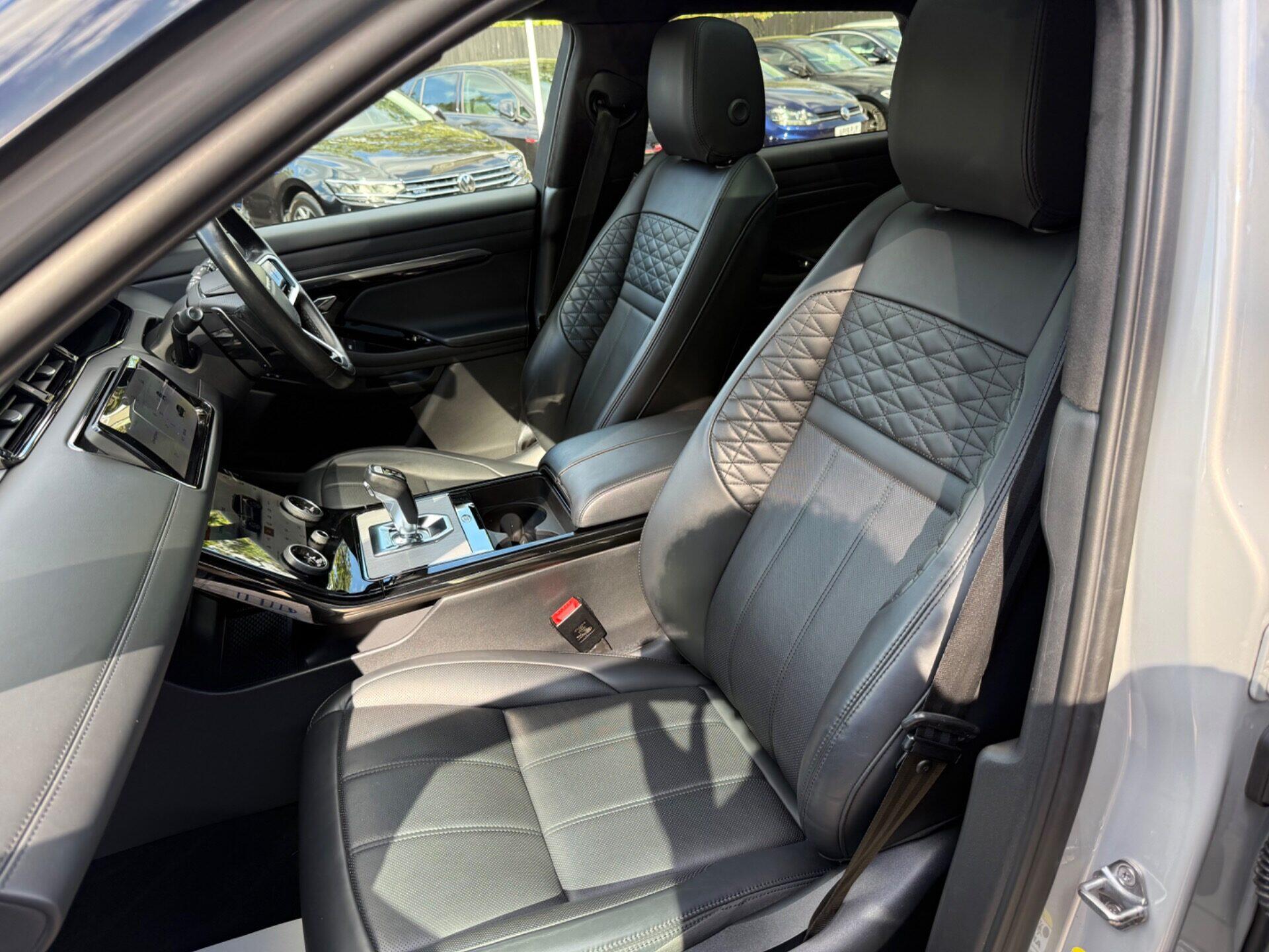 Land Rover Range Rover Evoque view 3