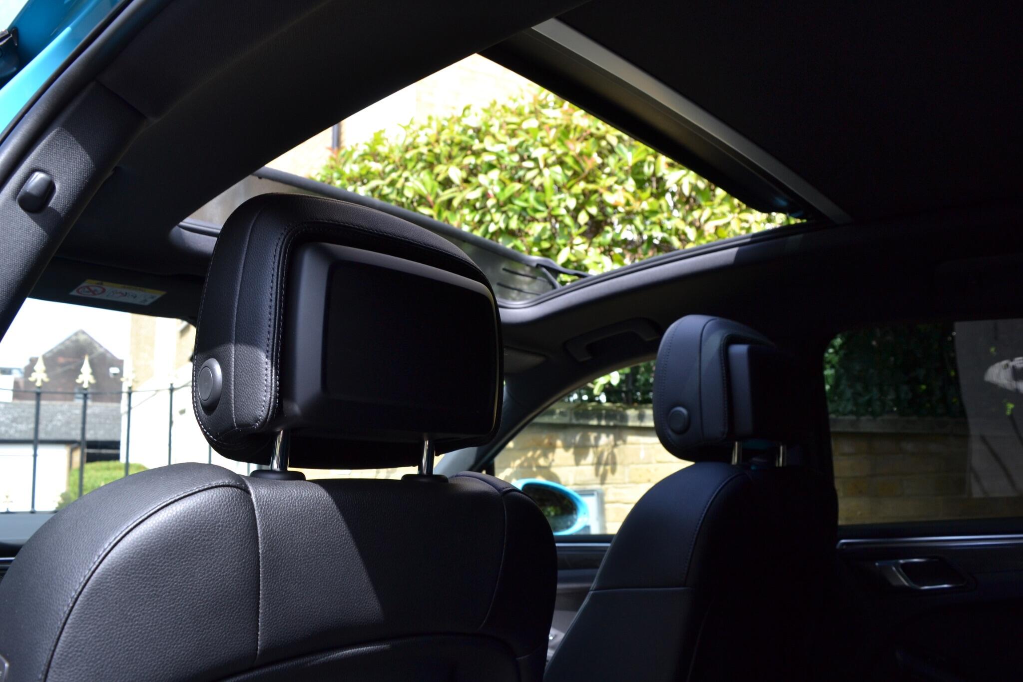 Porsche Macan view 15