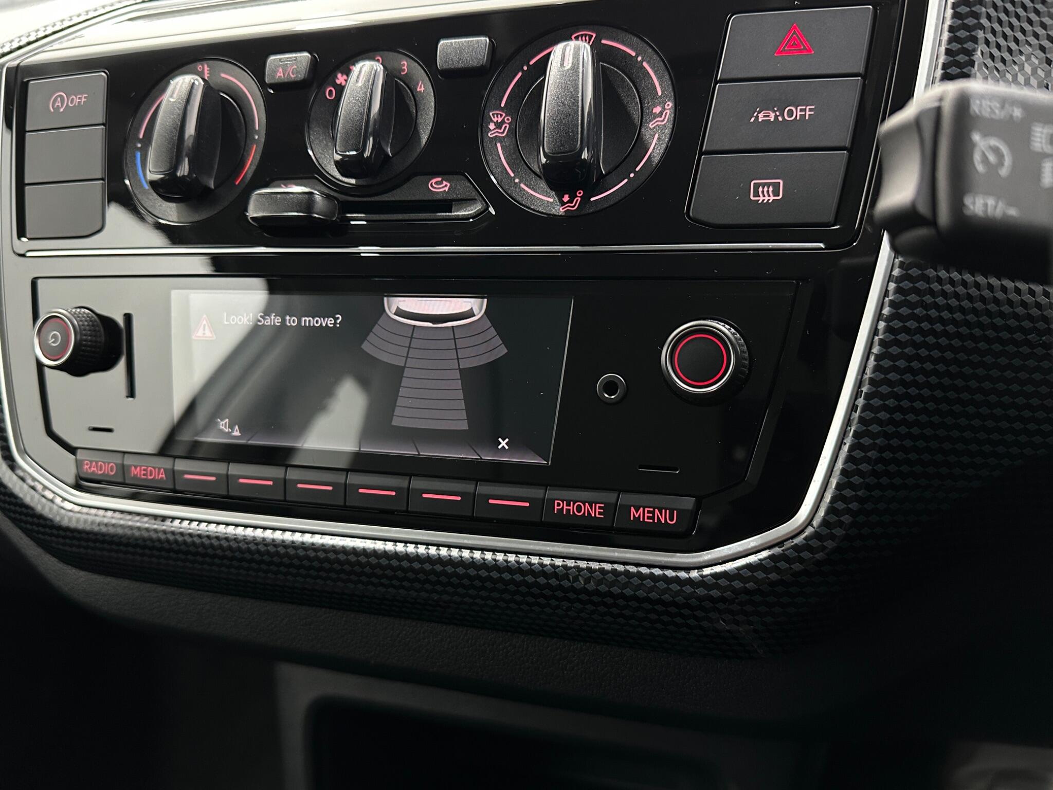 Volkswagen Up! view 20