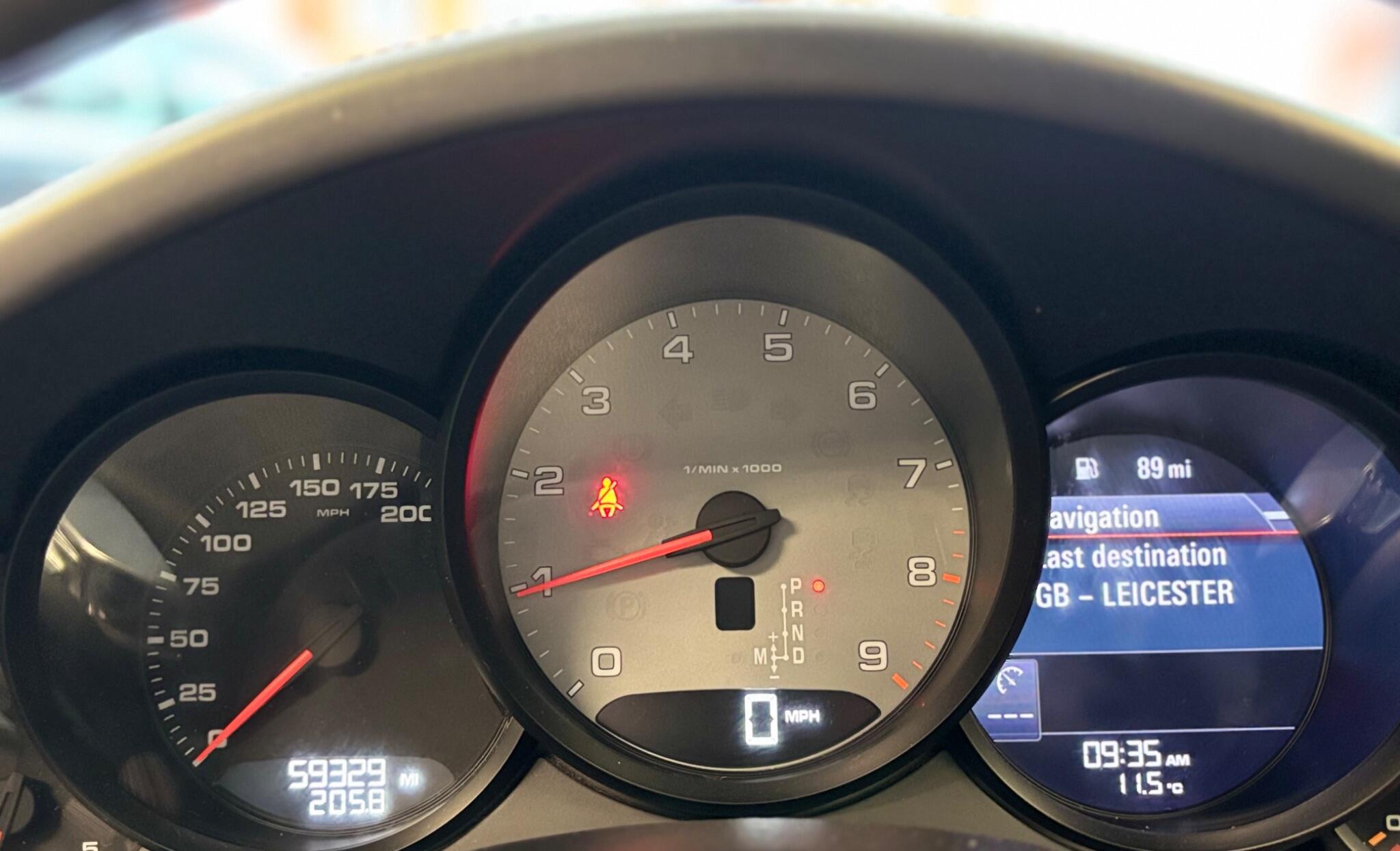 Porsche 911 view 35