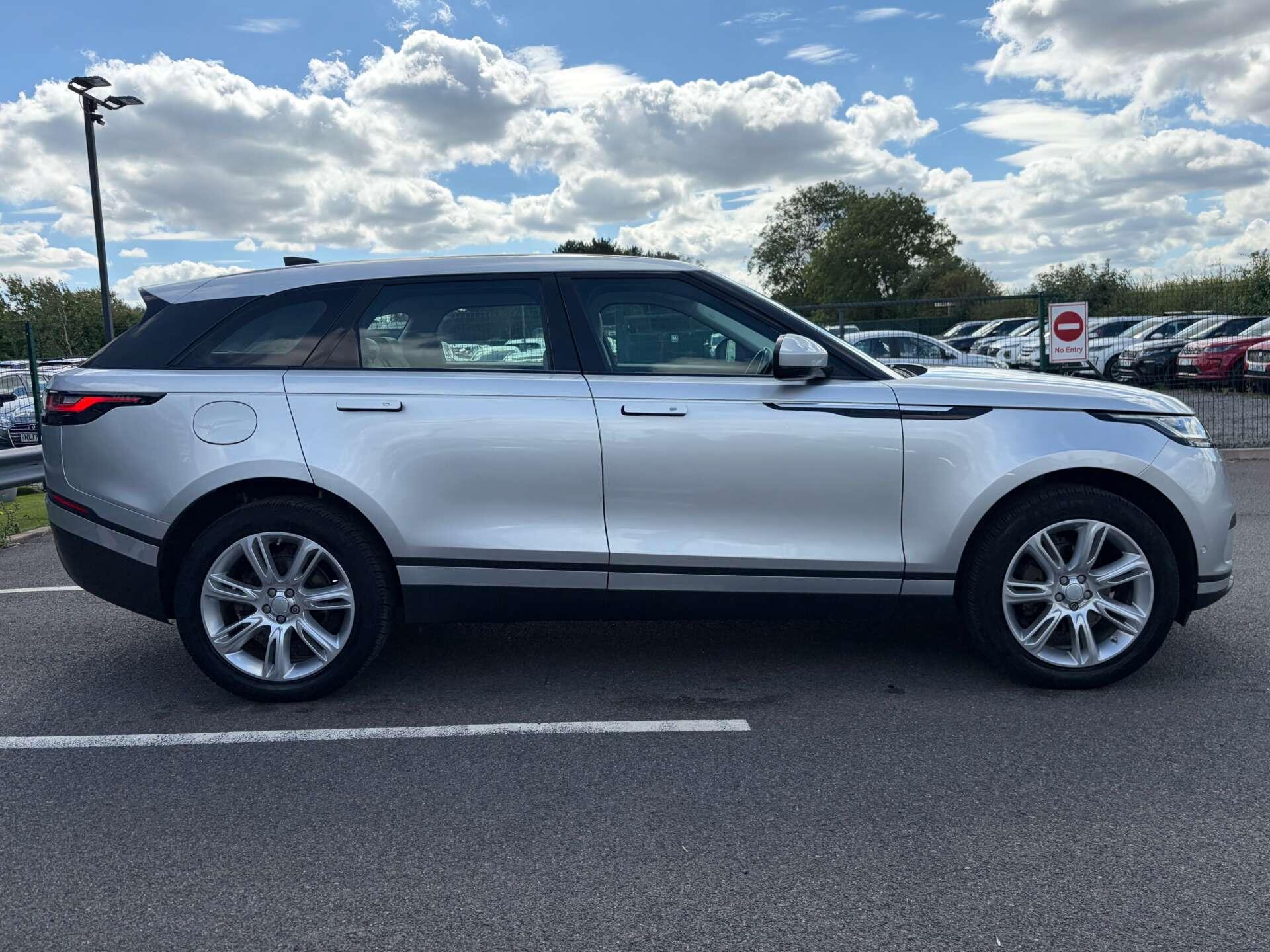 Land Rover Range Rover Velar view 9
