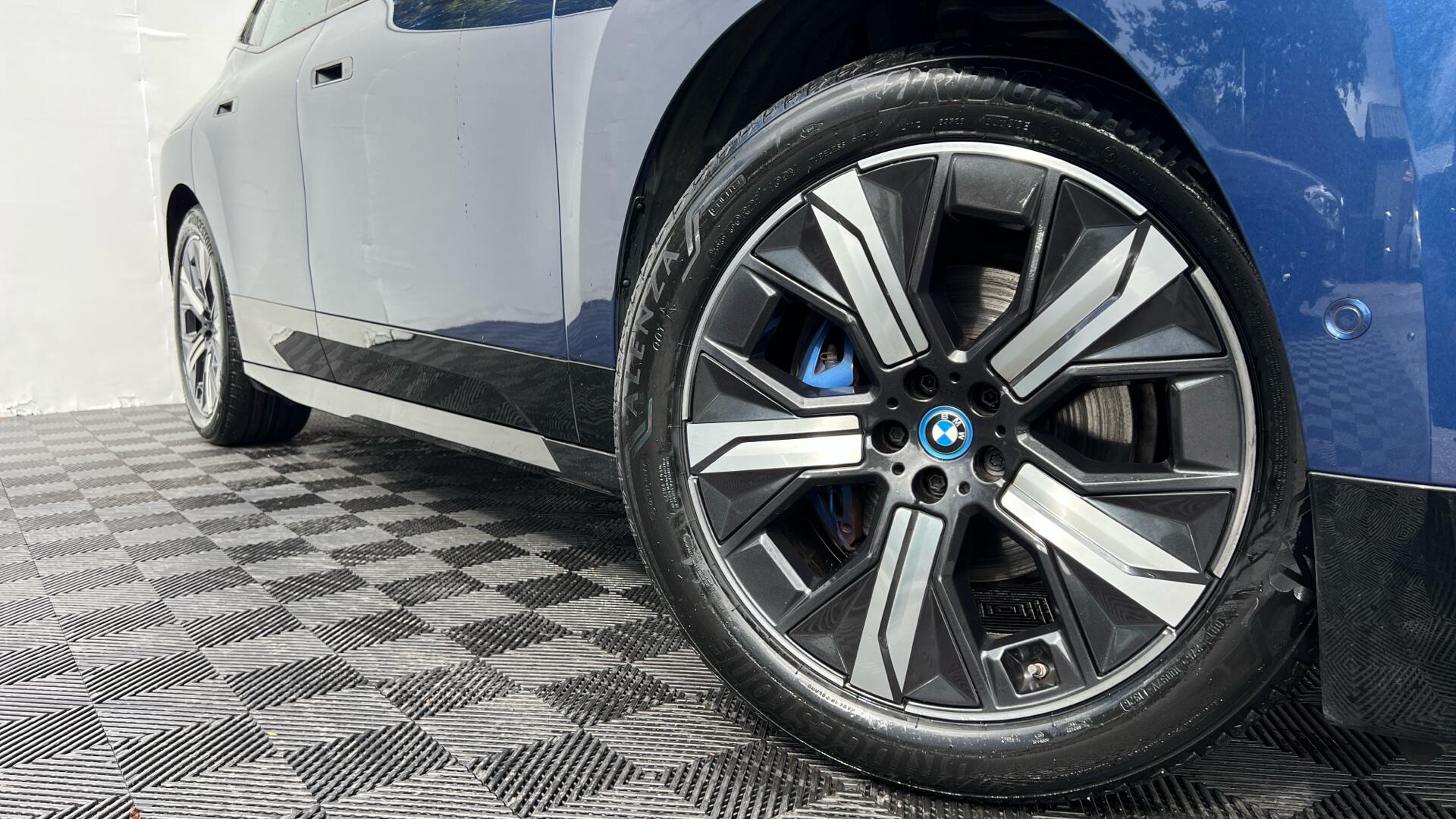 BMW Ix view 25