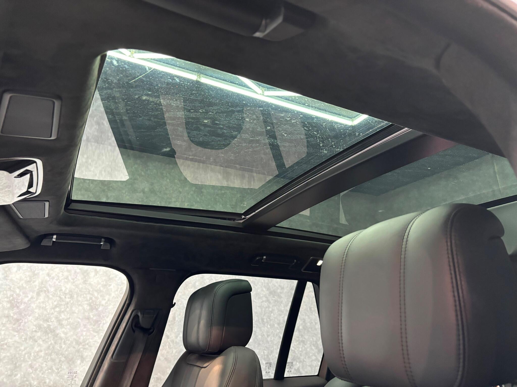 Land Rover Range Rover view 24