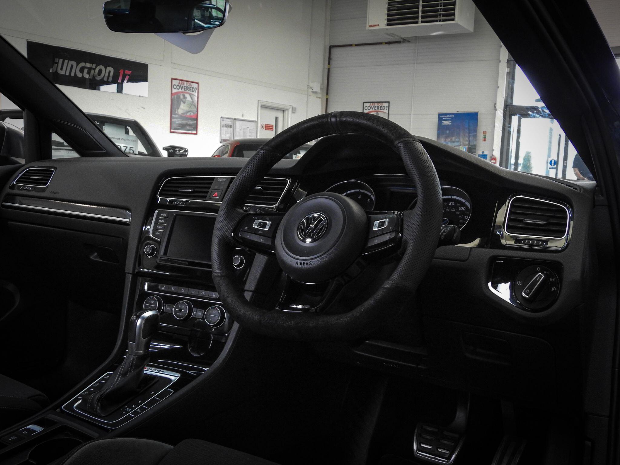 Volkswagen Golf view 24