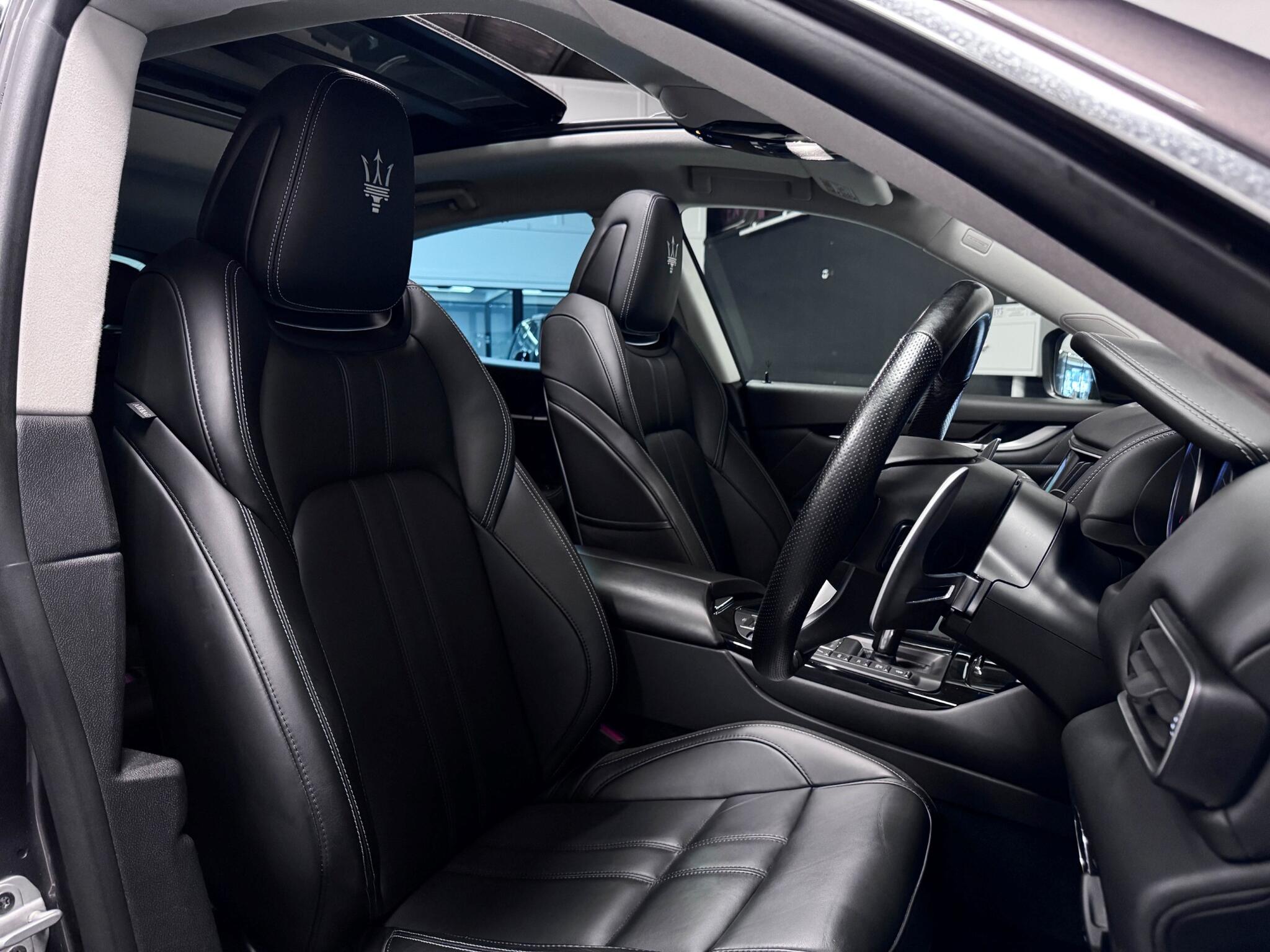 Maserati Levante view 36
