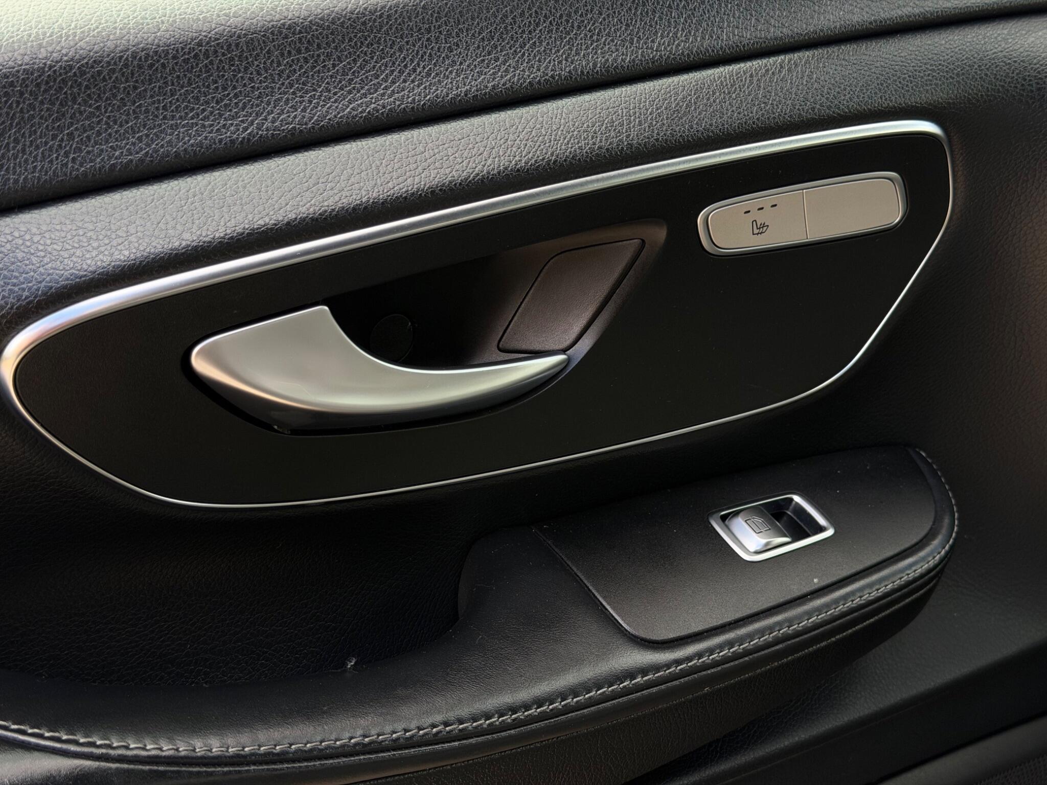 Mercedes-Benz V Class view 19