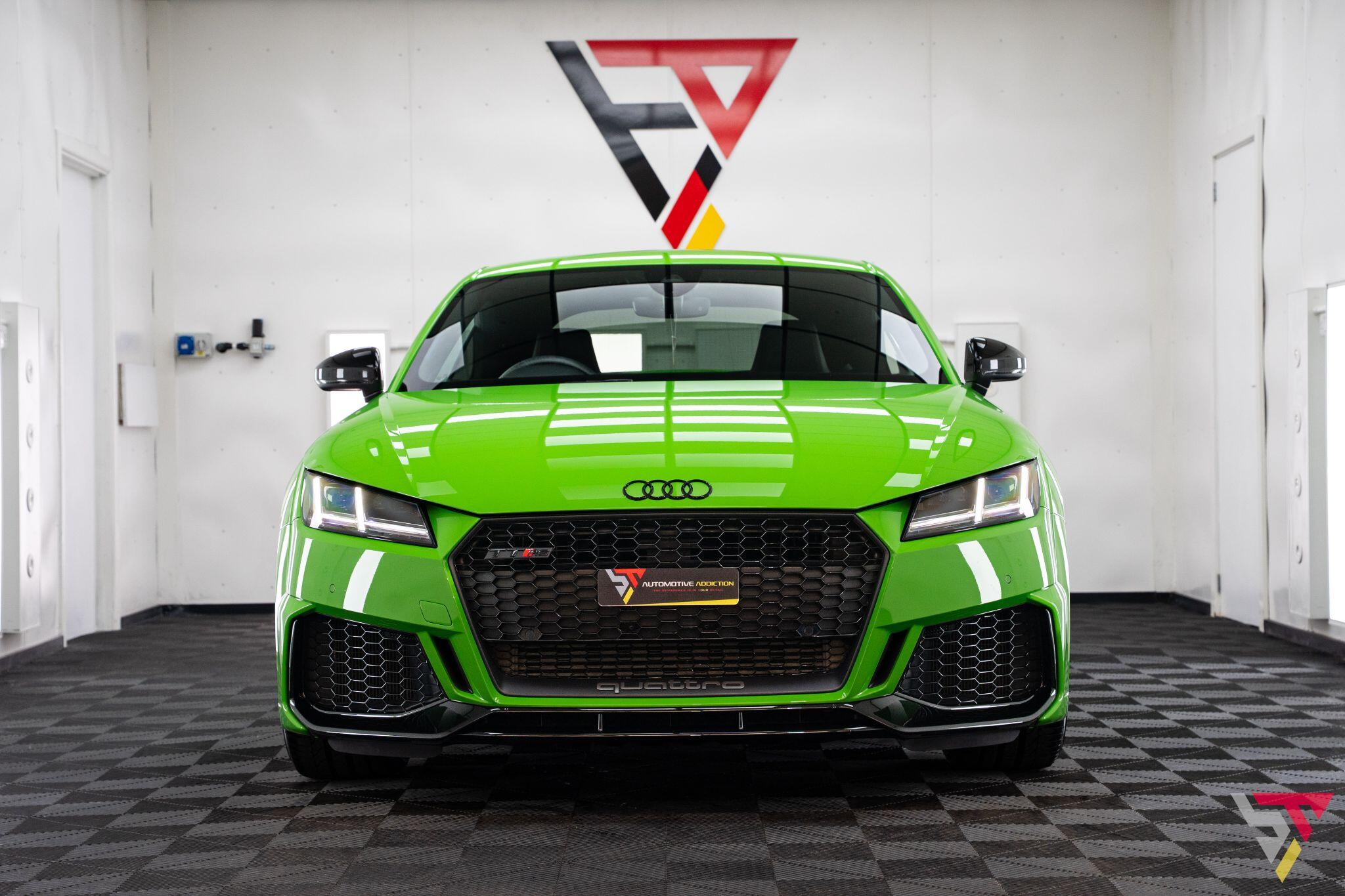 Audi TT RS view 21