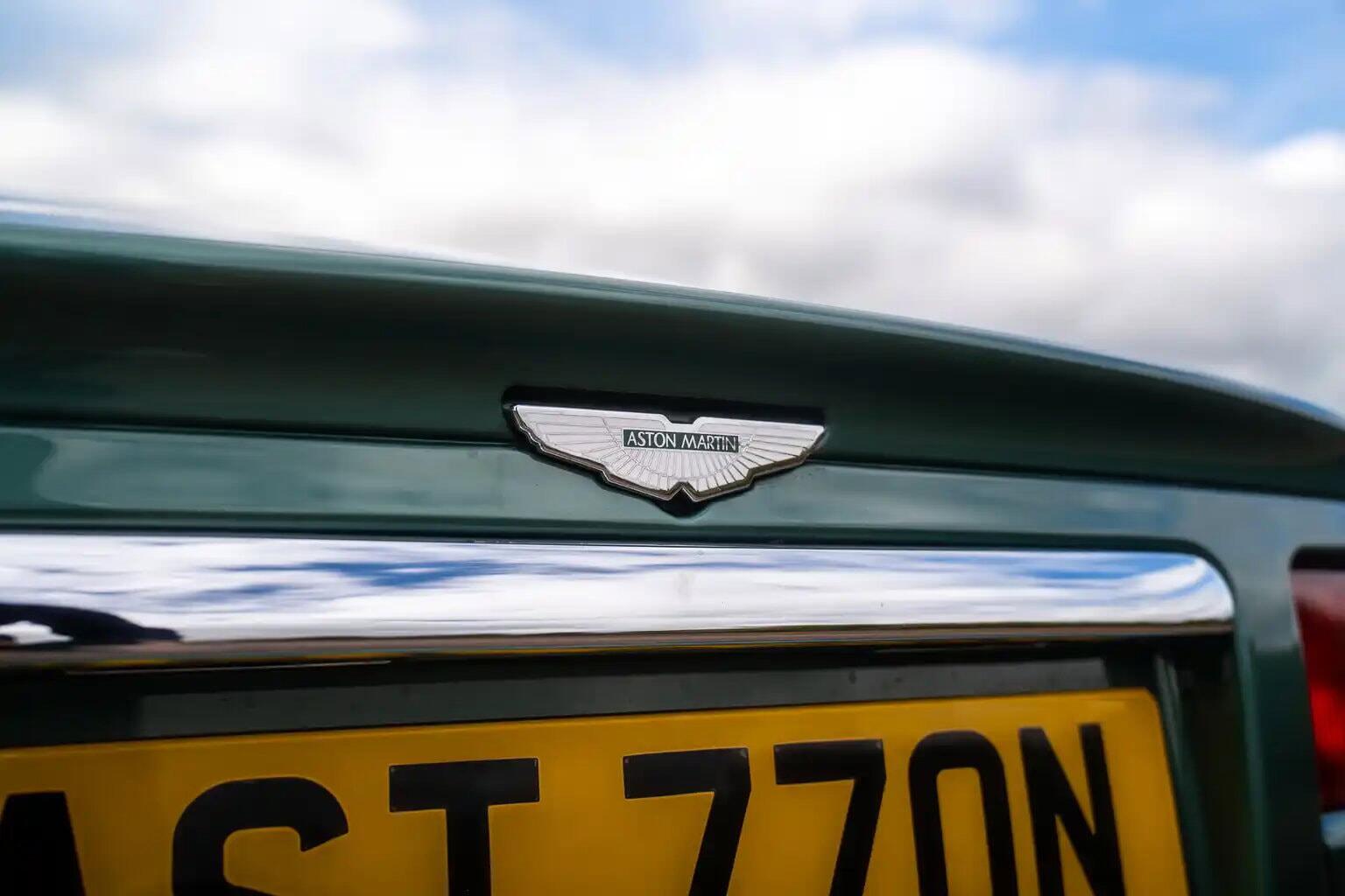 Aston Martin DB7 view 17