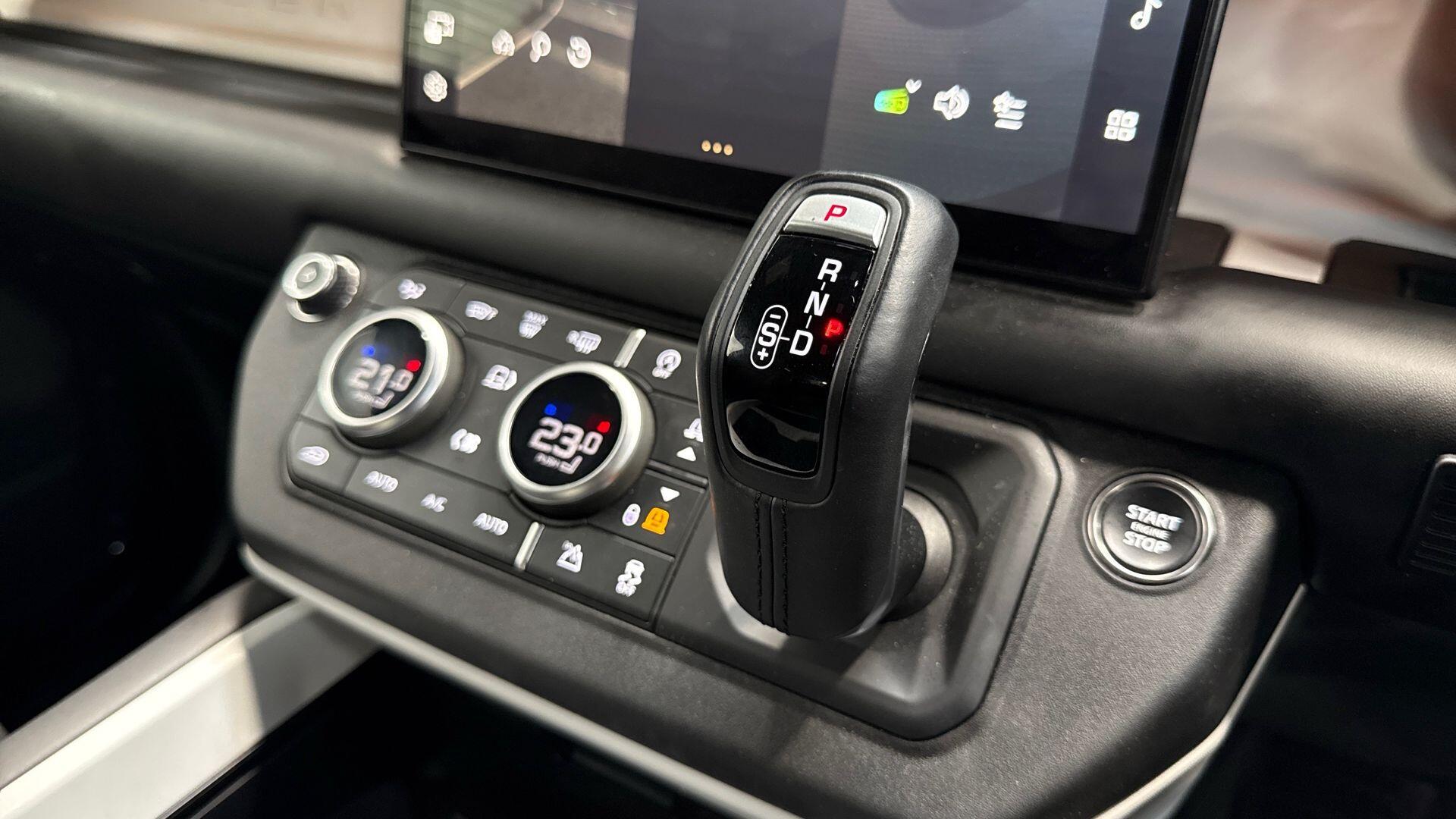 Land Rover Defender view 13