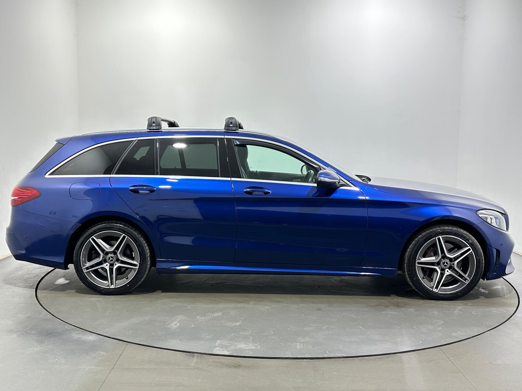 Mercedes-Benz C-Class view 9