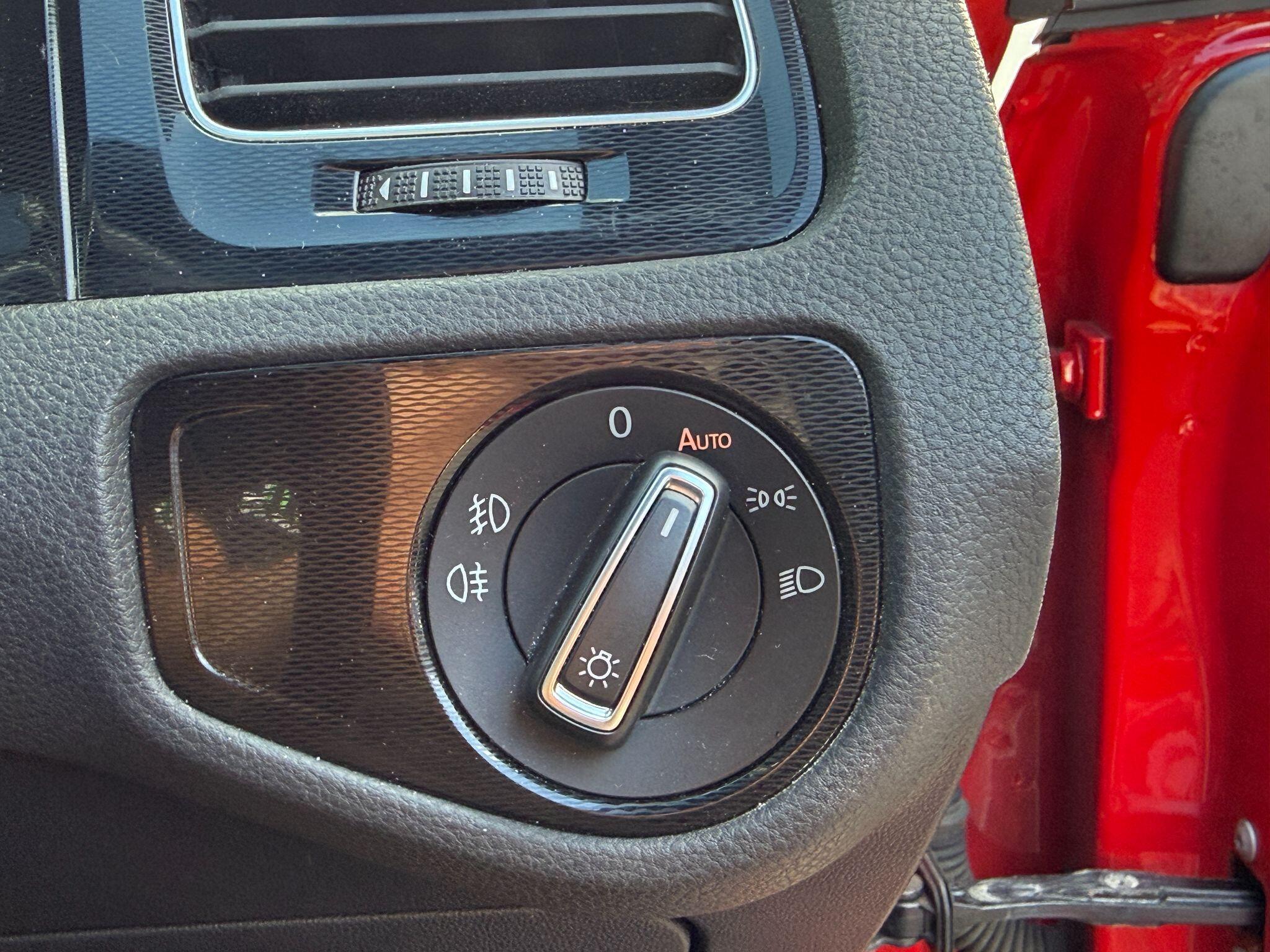 Volkswagen Golf view 14