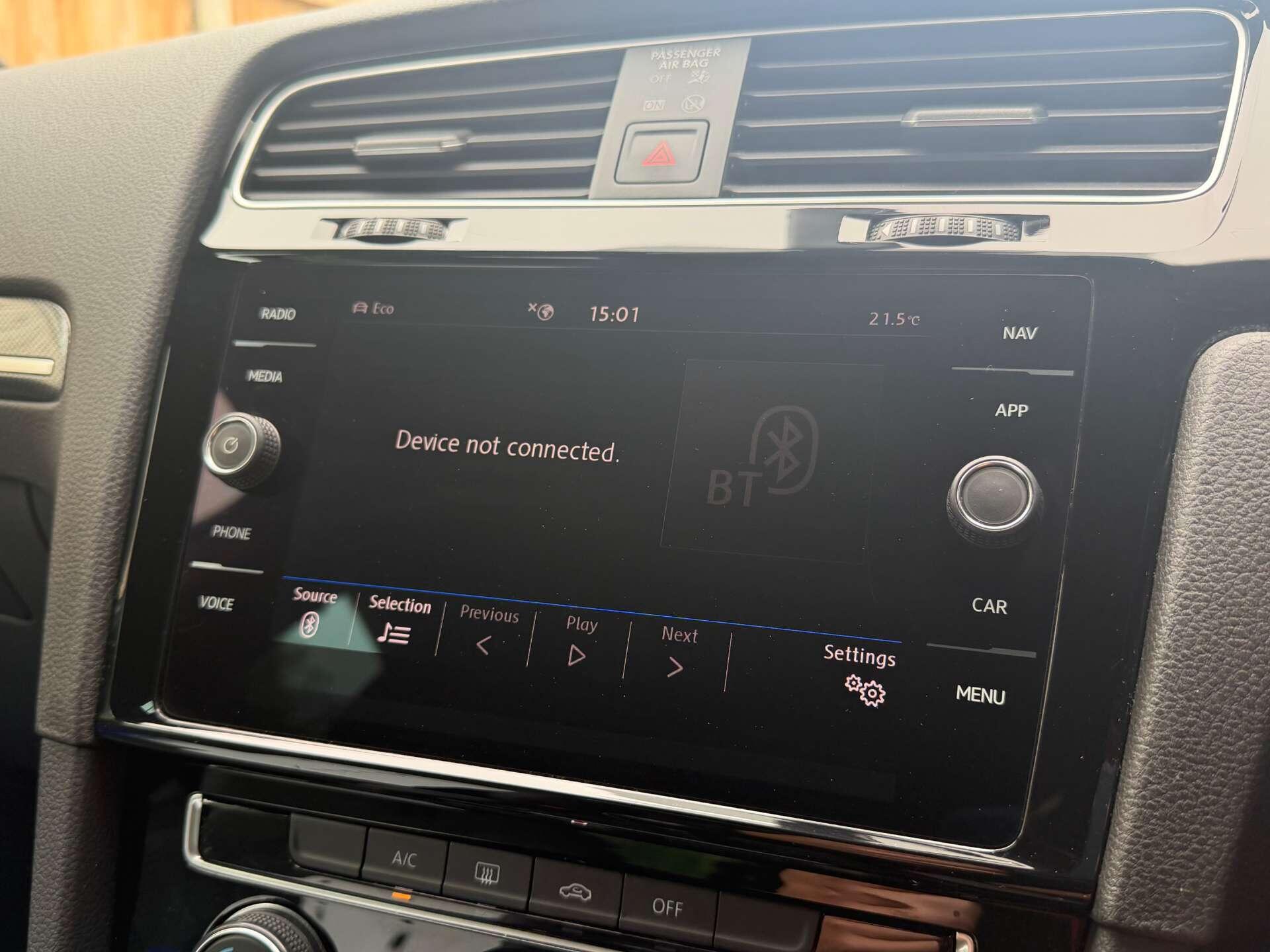 Volkswagen Golf view 20