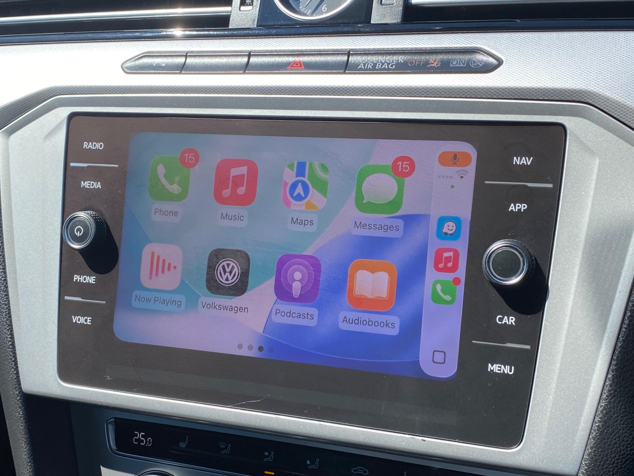 Volkswagen Passat view 22