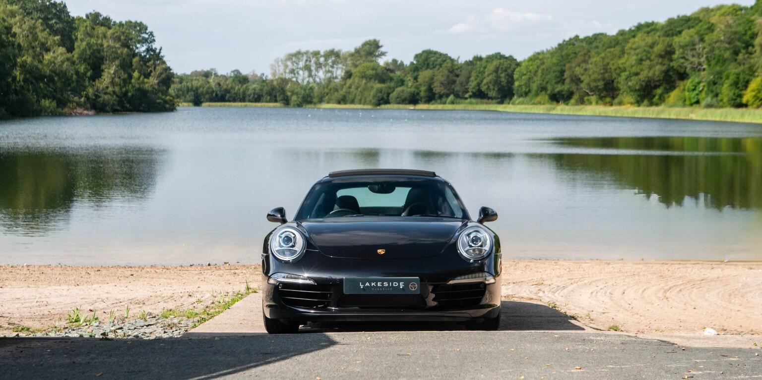 Porsche 911 view 2