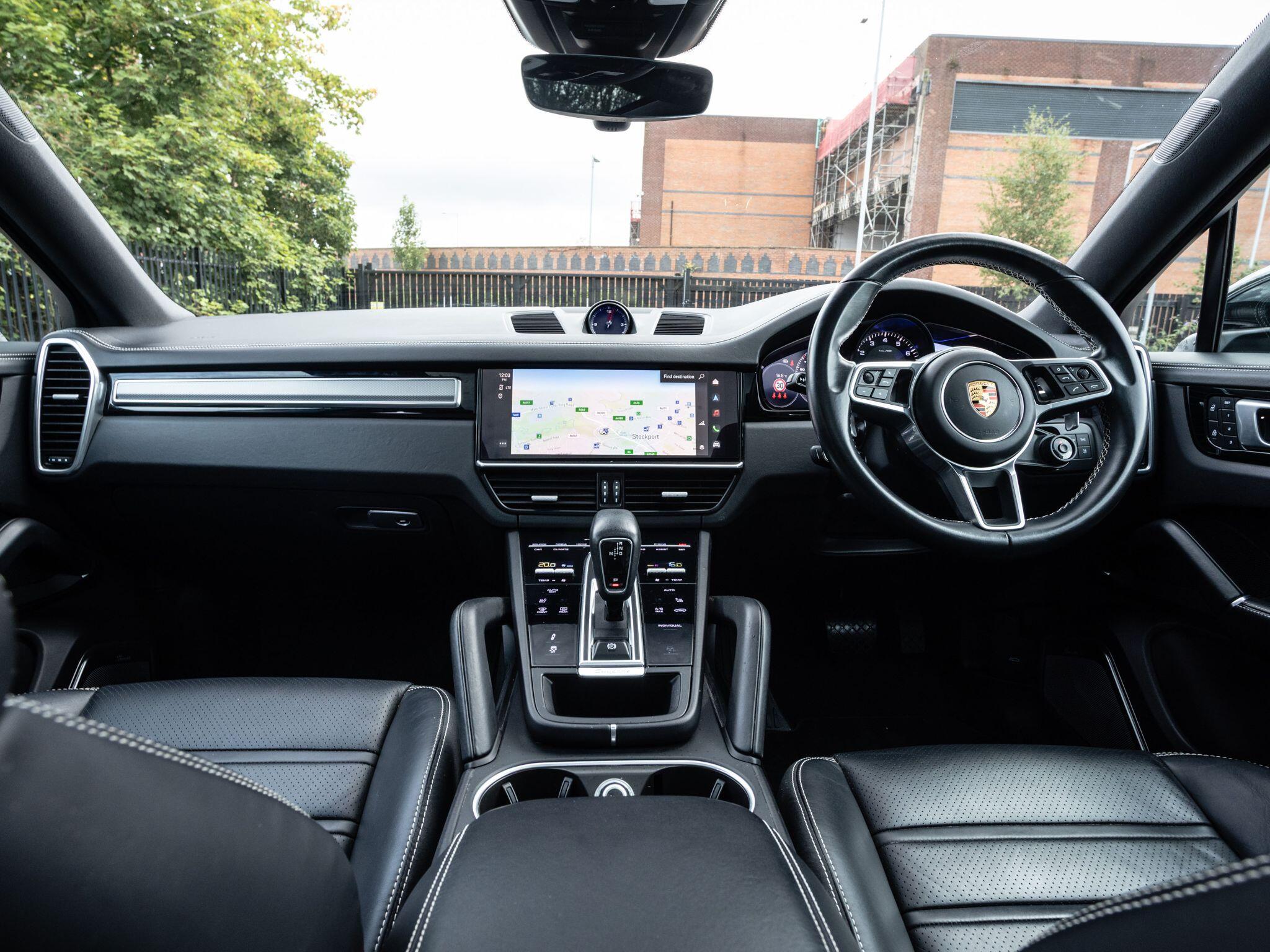 Porsche Cayenne view 10
