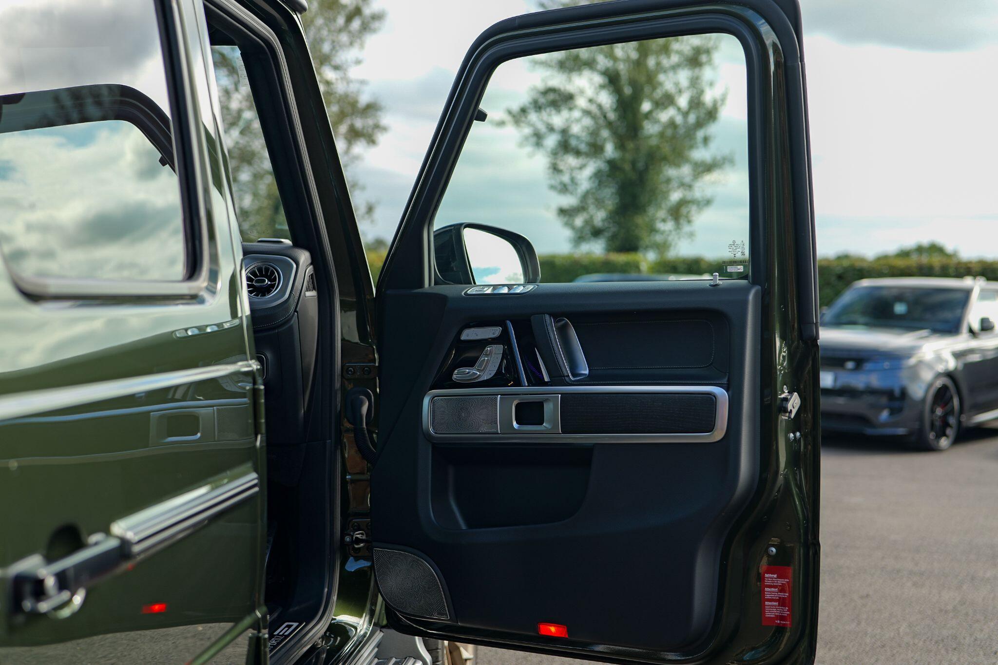 Mercedes-Benz G Class view 28