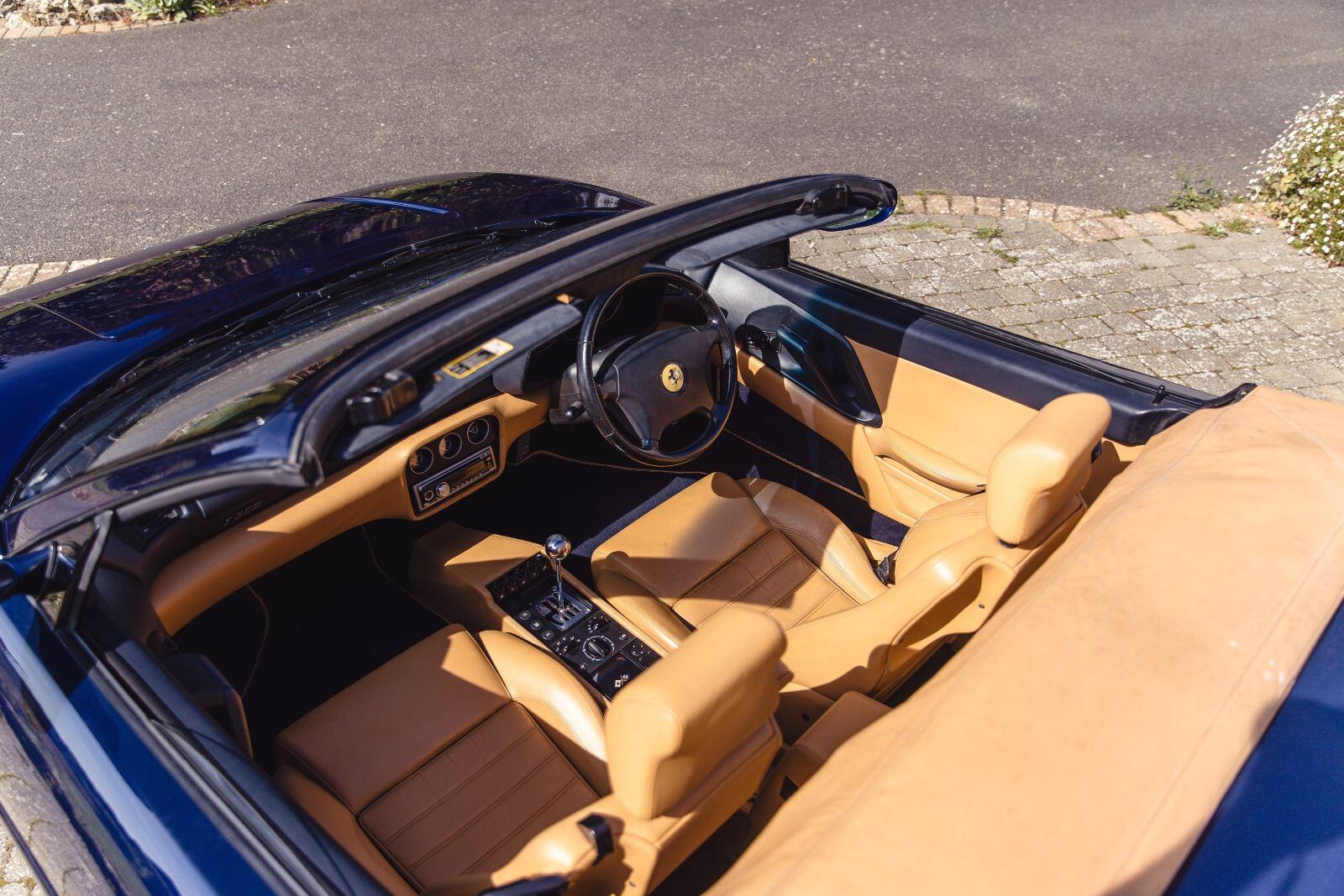 Ferrari F355 view 24