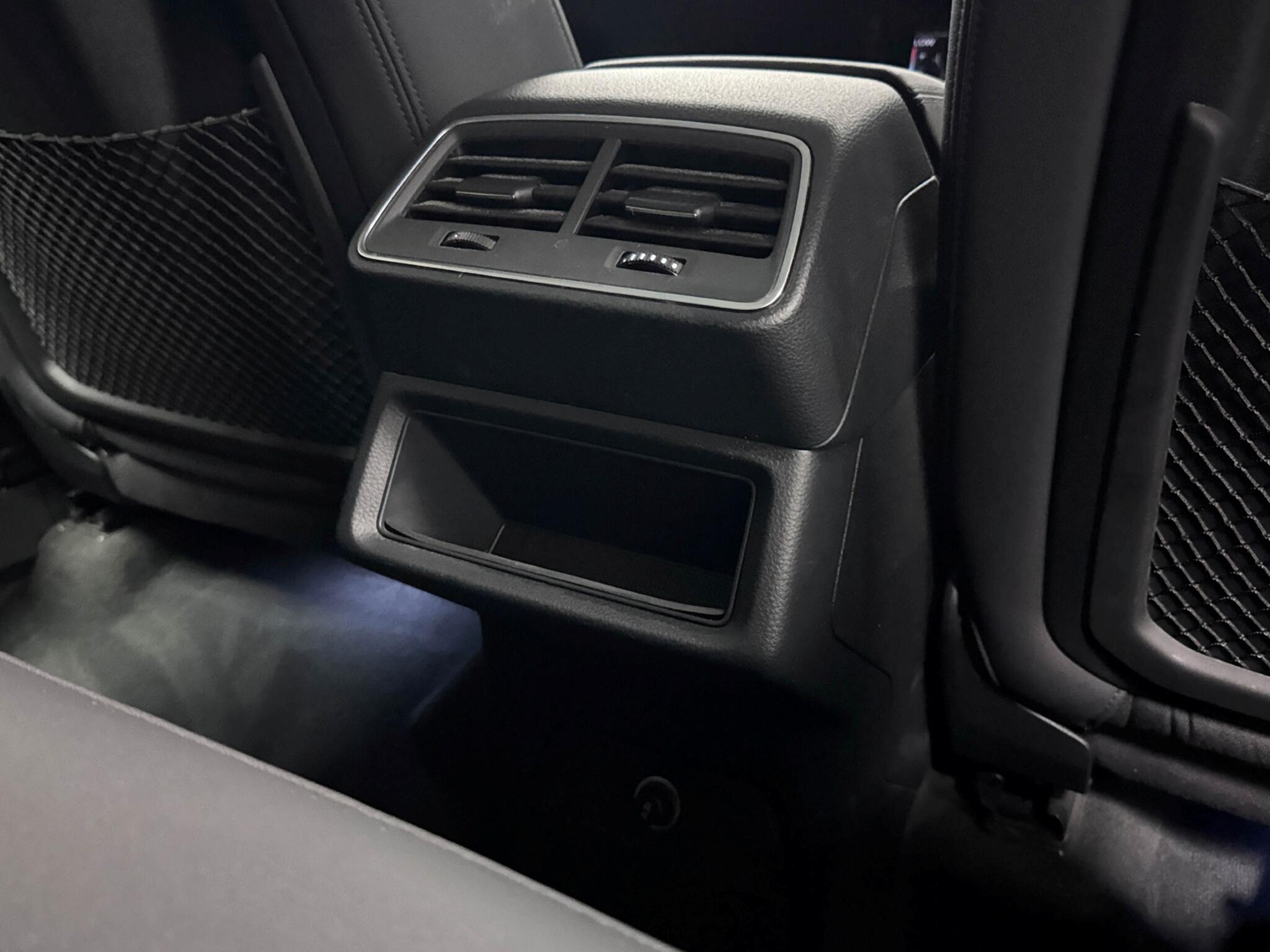 Audi E-Tron view 21