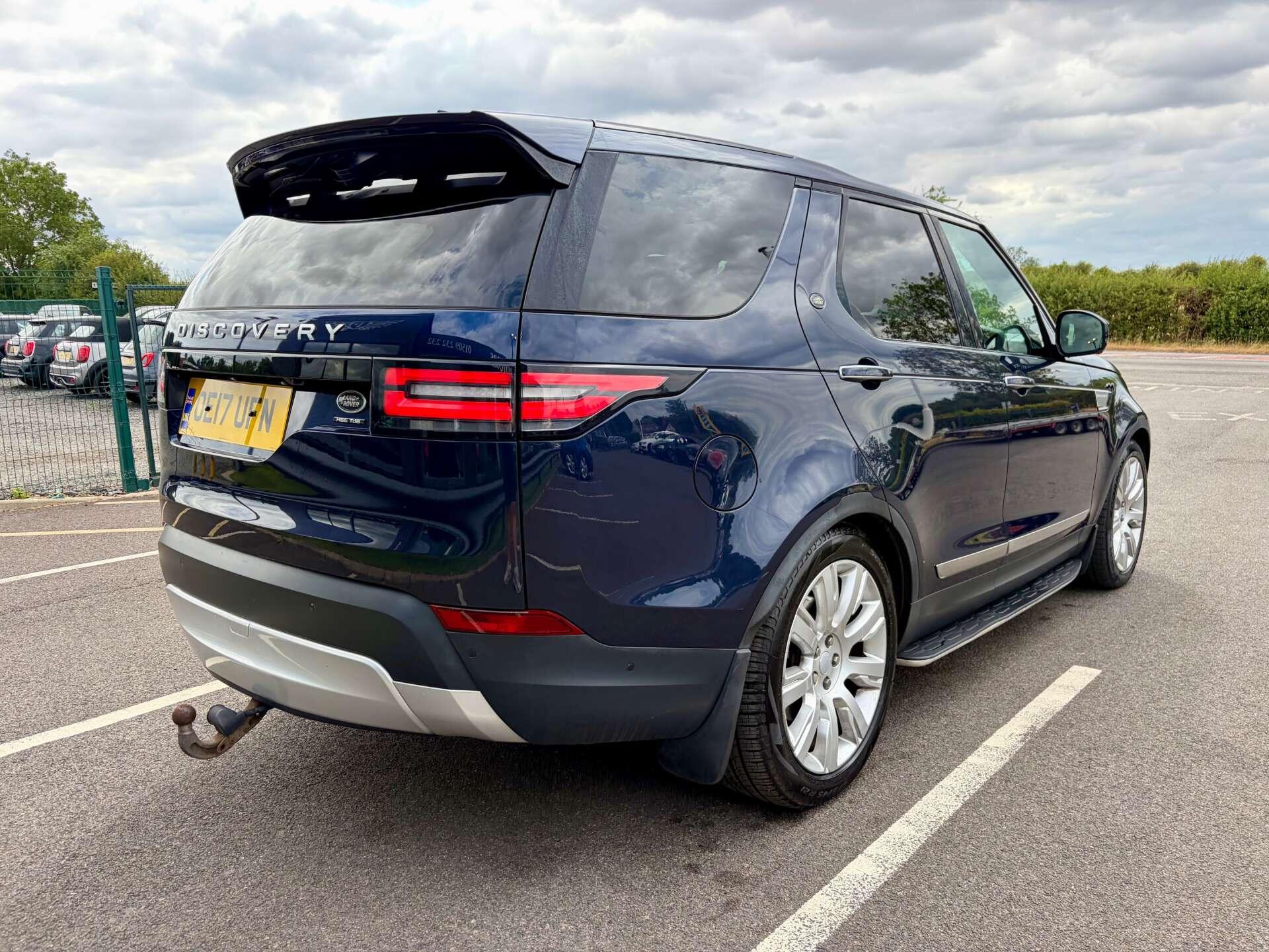 Land Rover Discovery 3 view 8