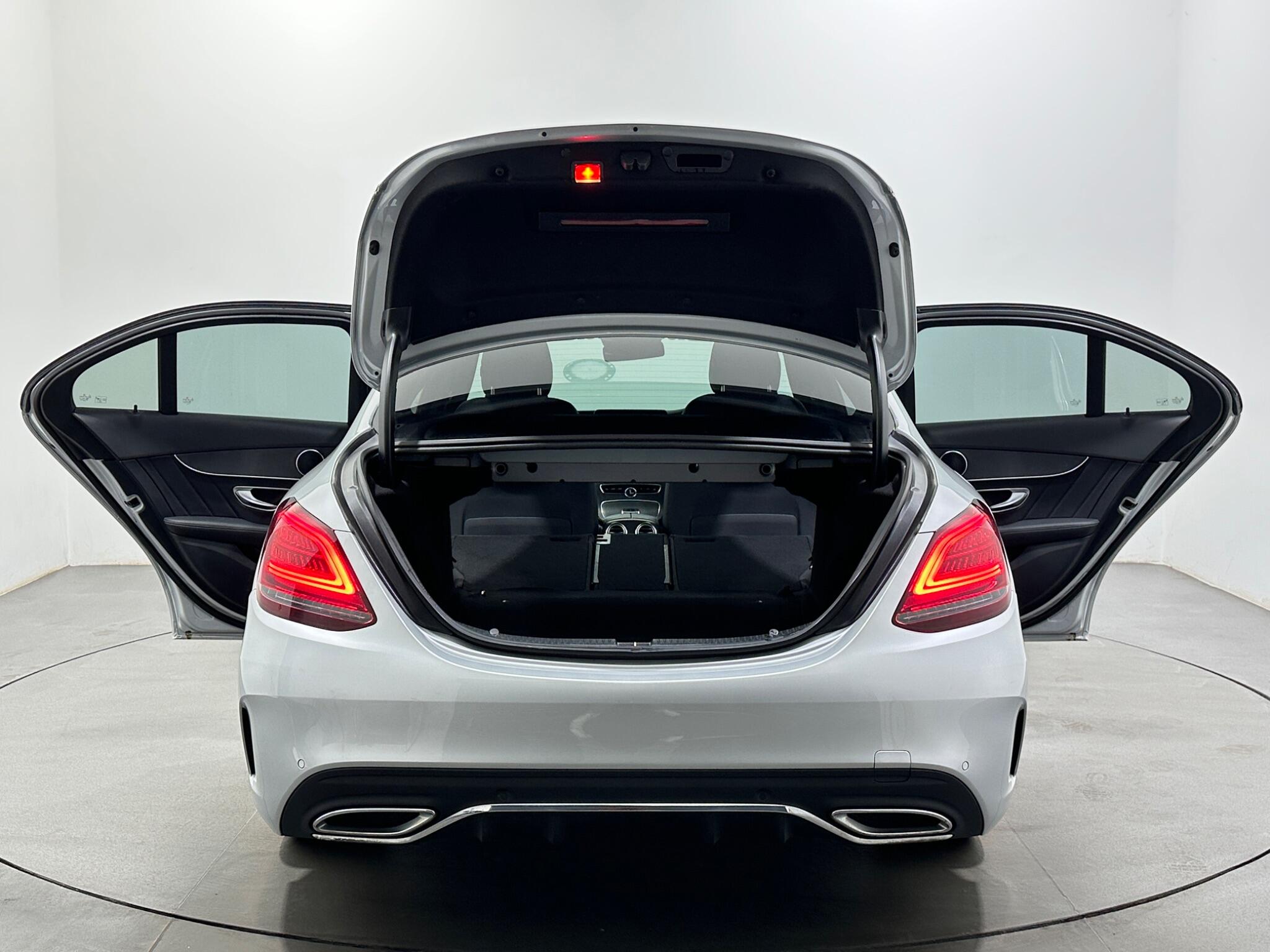 Mercedes-Benz C-Class view 46