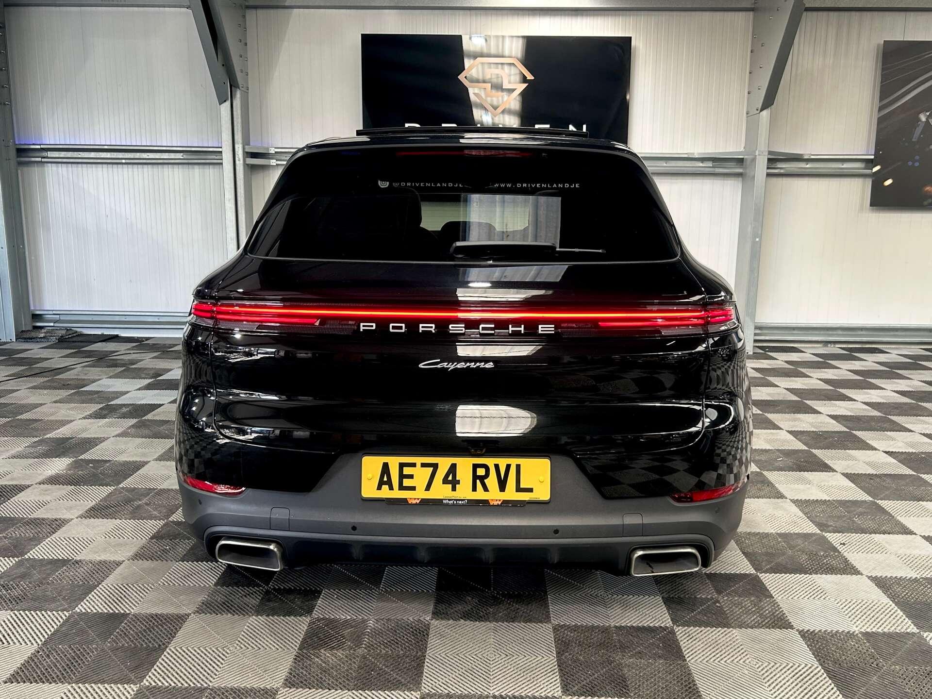 Porsche Cayenne view 13