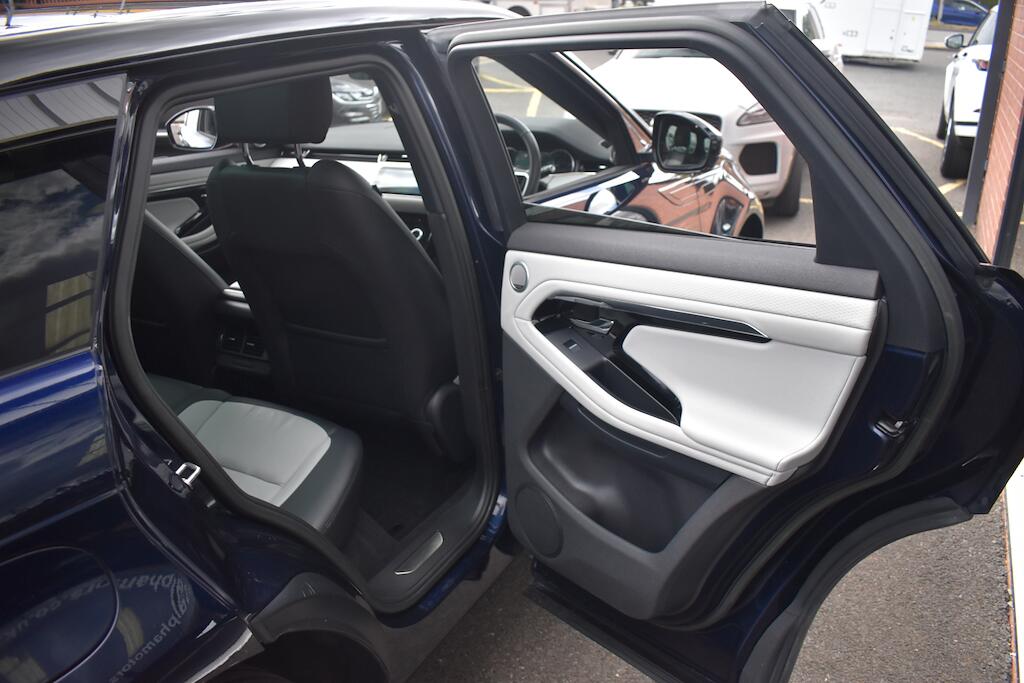 Land Rover Range Rover Evoque view 29