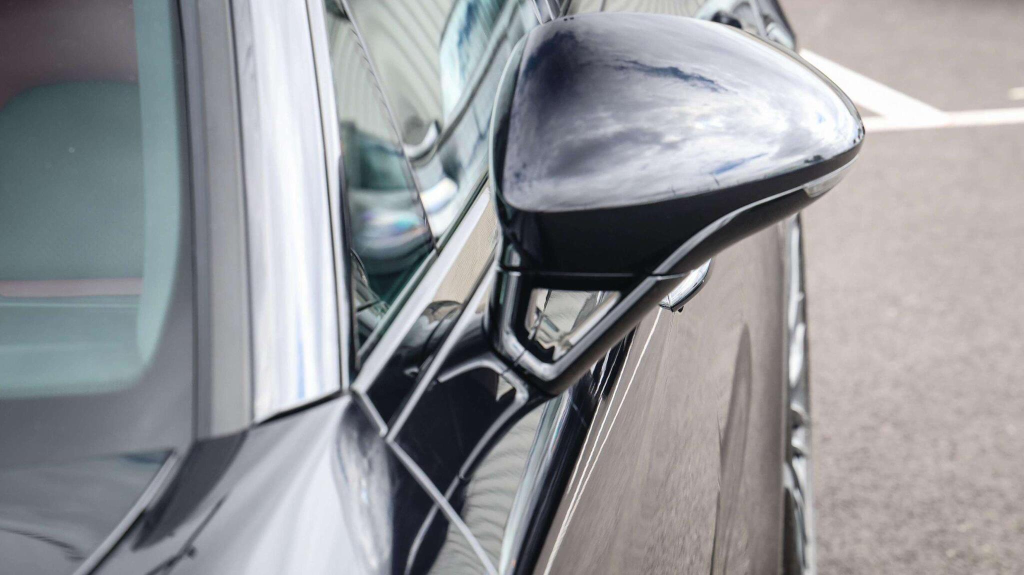 Porsche Panamera view 17