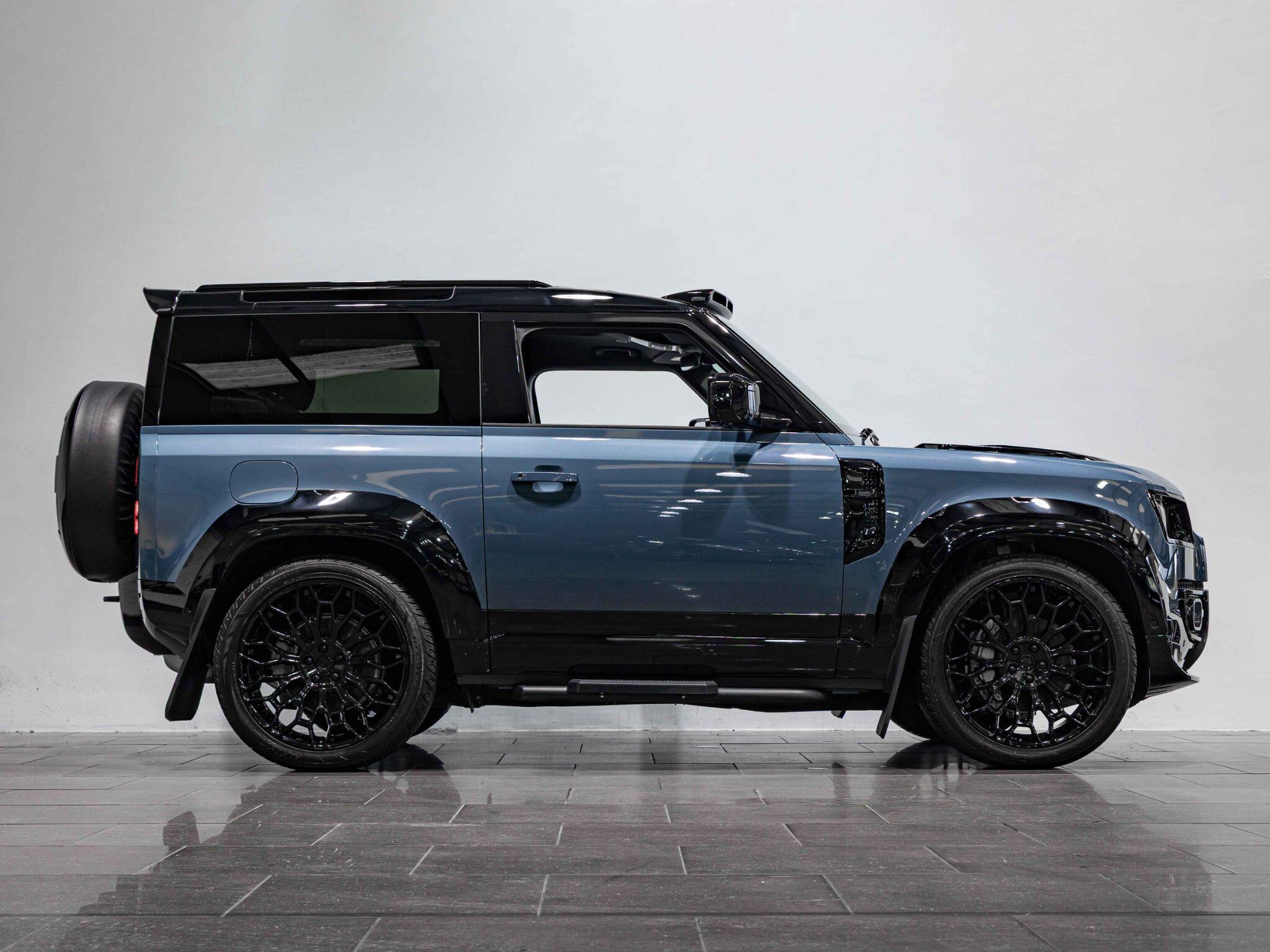 Land Rover Defender view 6