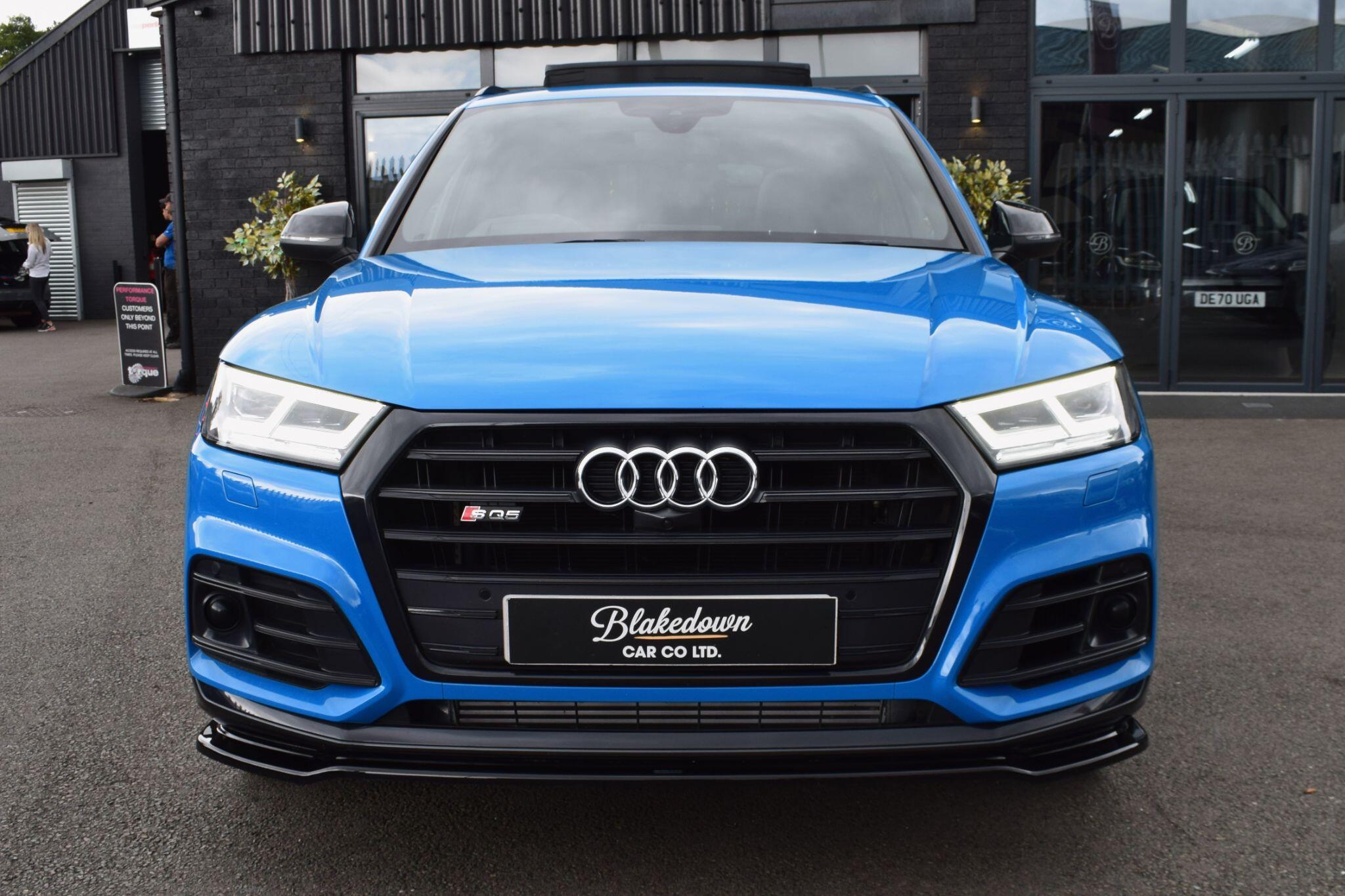 Audi SQ5 view 2