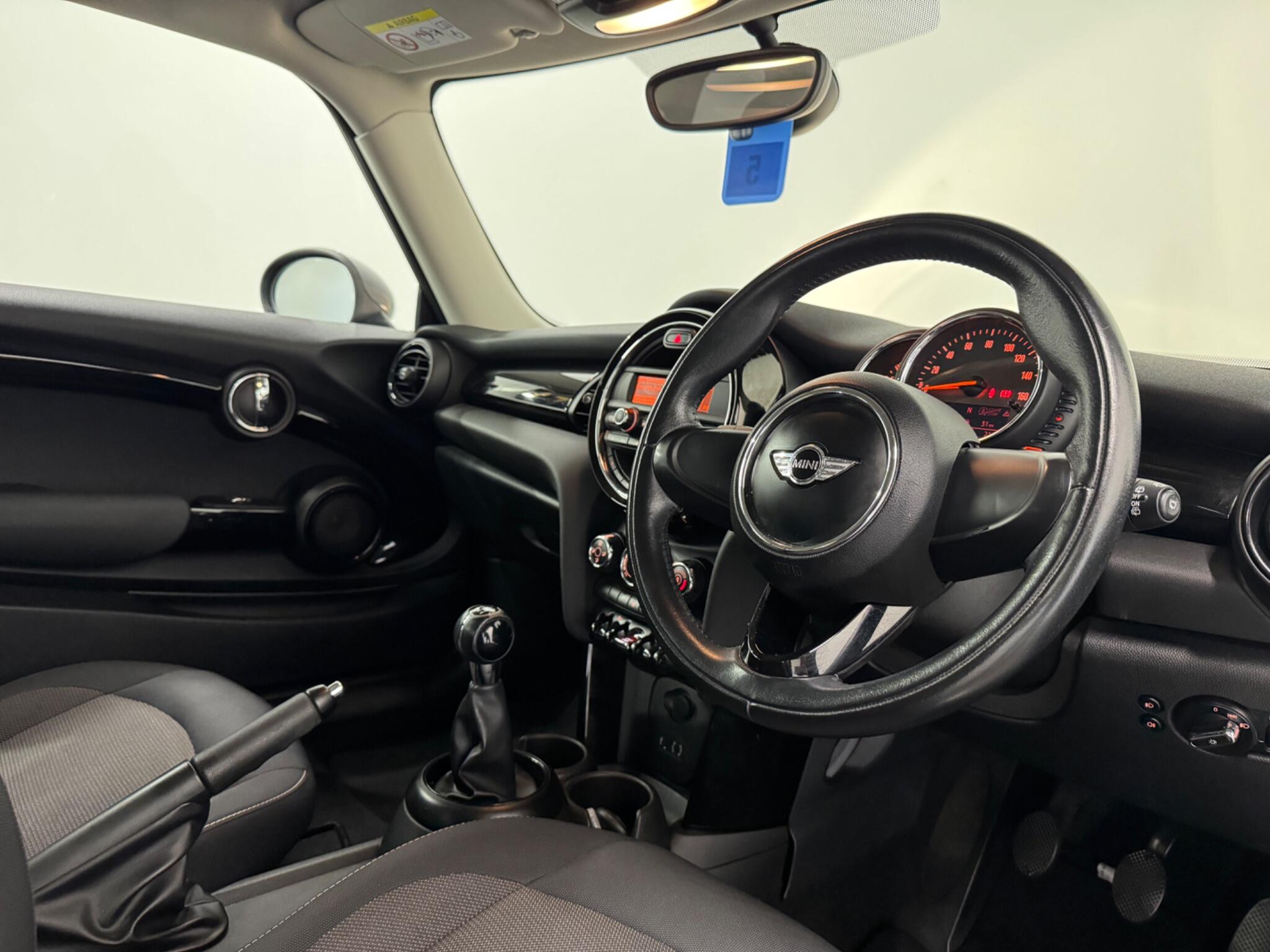 Mini Hatch view 11