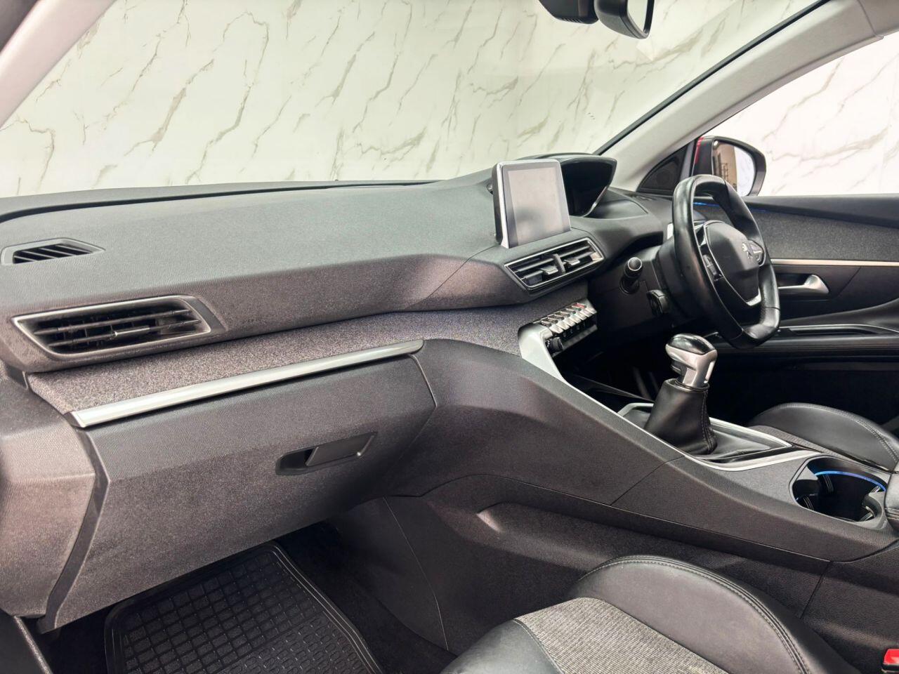 Peugeot 3008 view 13
