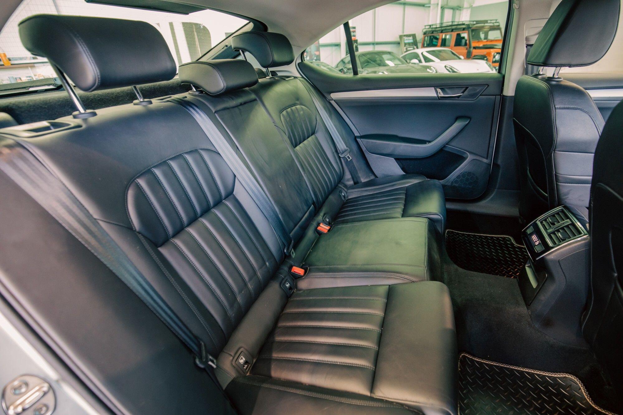 Skoda Superb view 10