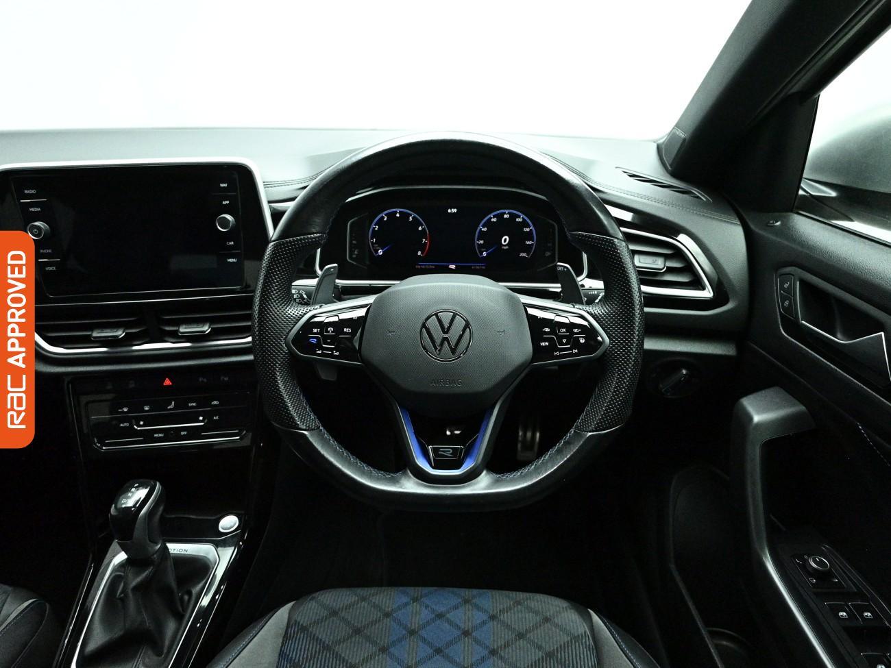 Volkswagen T-Roc view 9