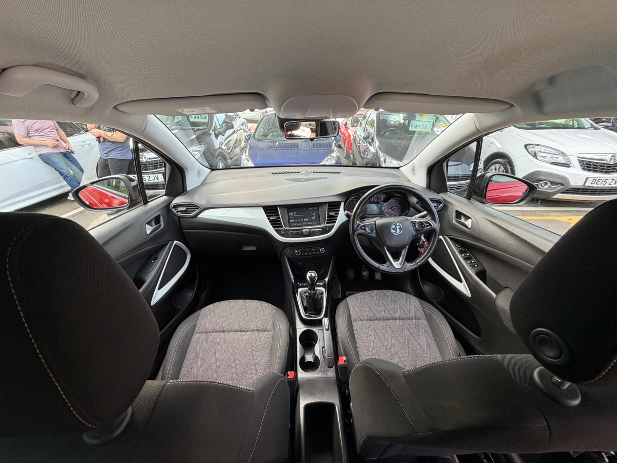 Vauxhall Crossland X view 4
