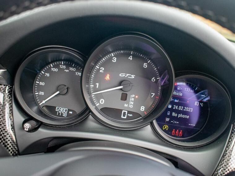 Porsche Macan view 32