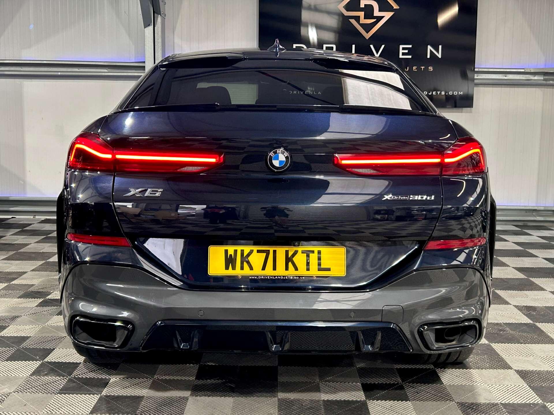 BMW X6 view 16