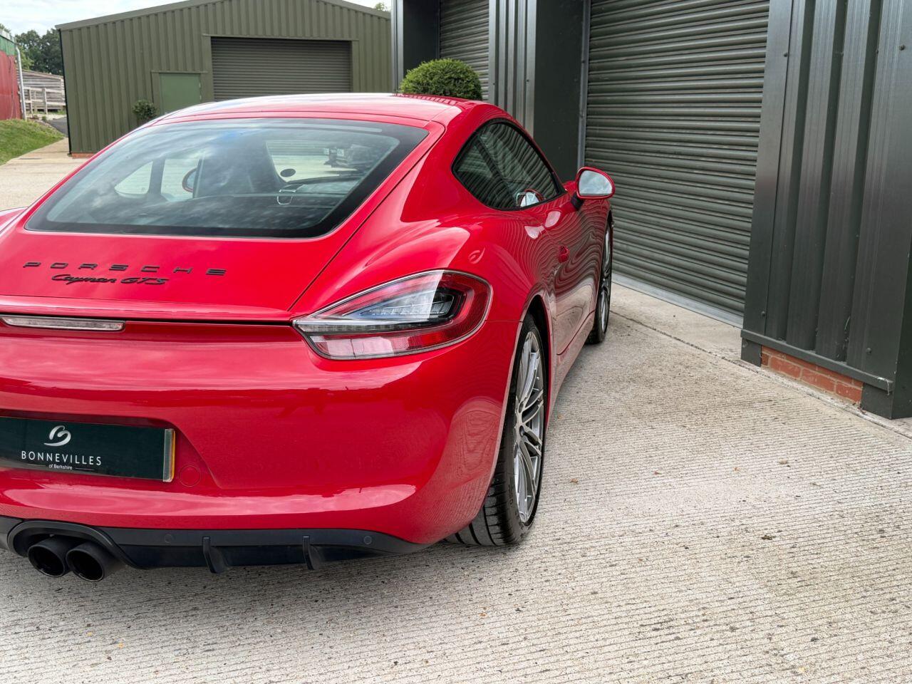 Porsche Cayman view 23