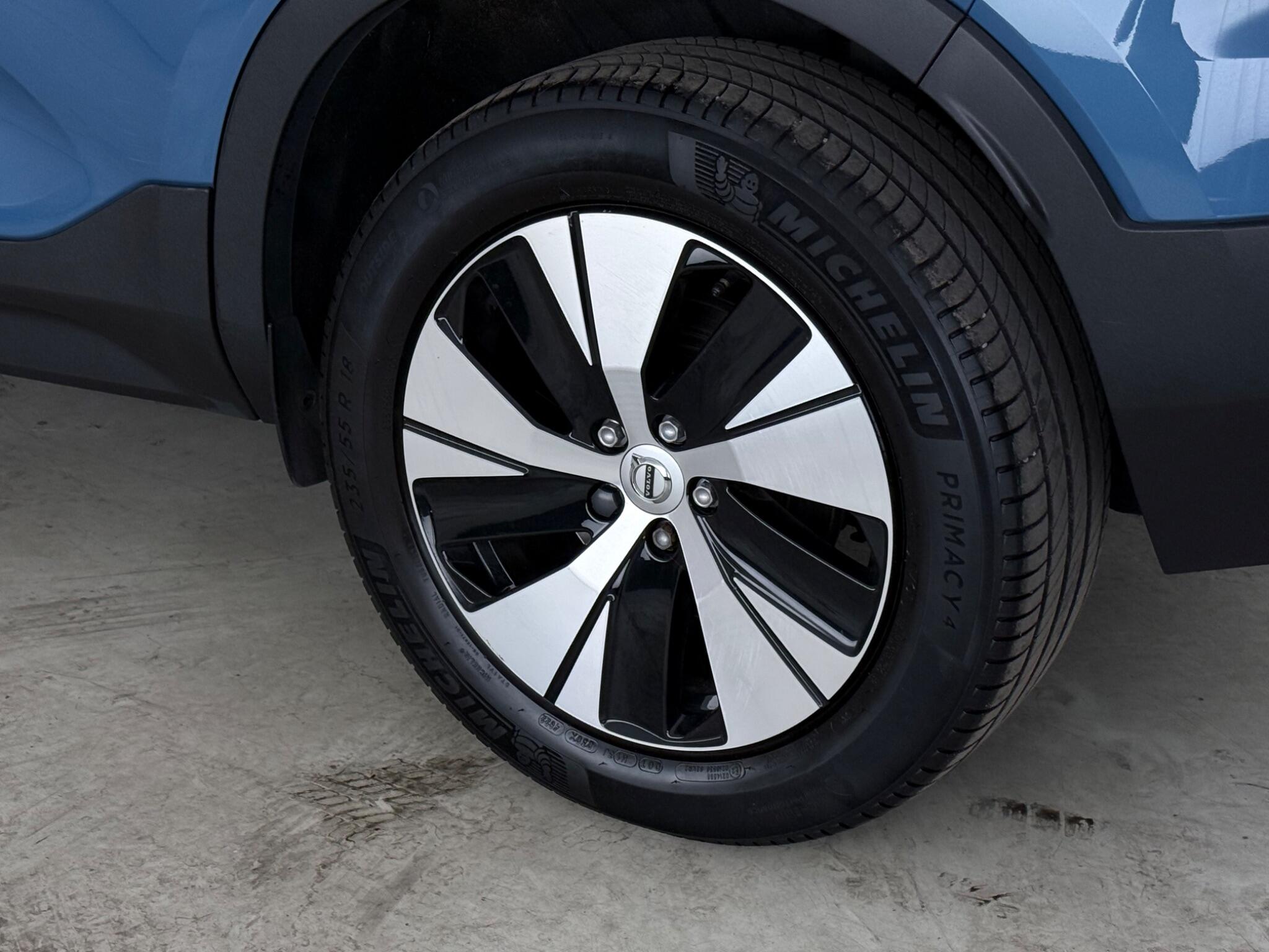 Volvo XC40 view 6