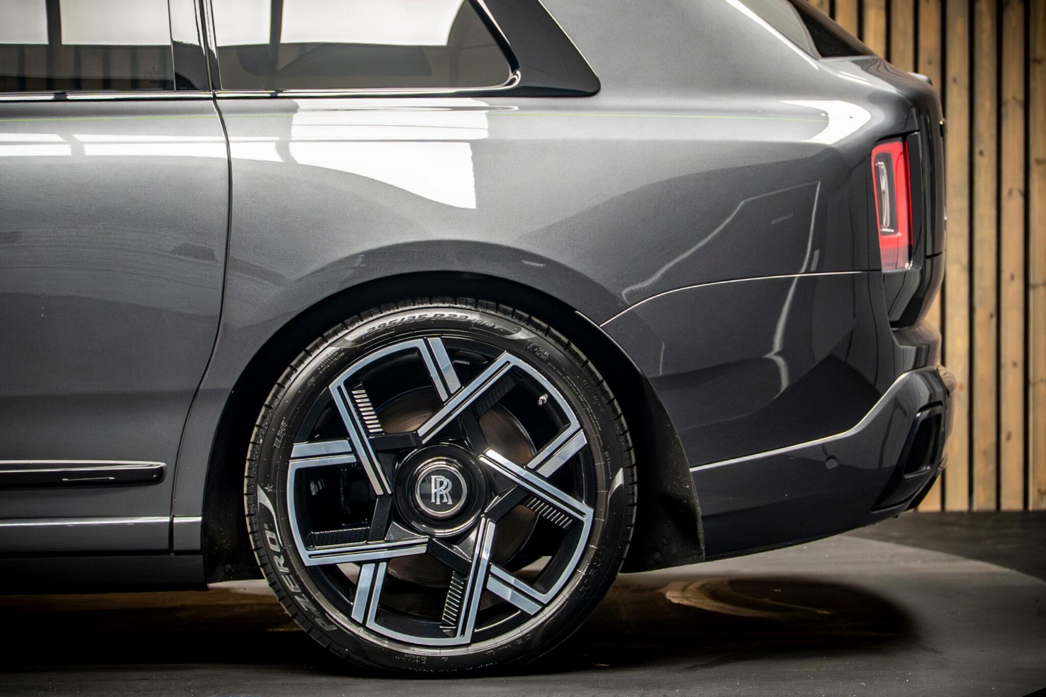 Rolls-Royce Cullinan view 18