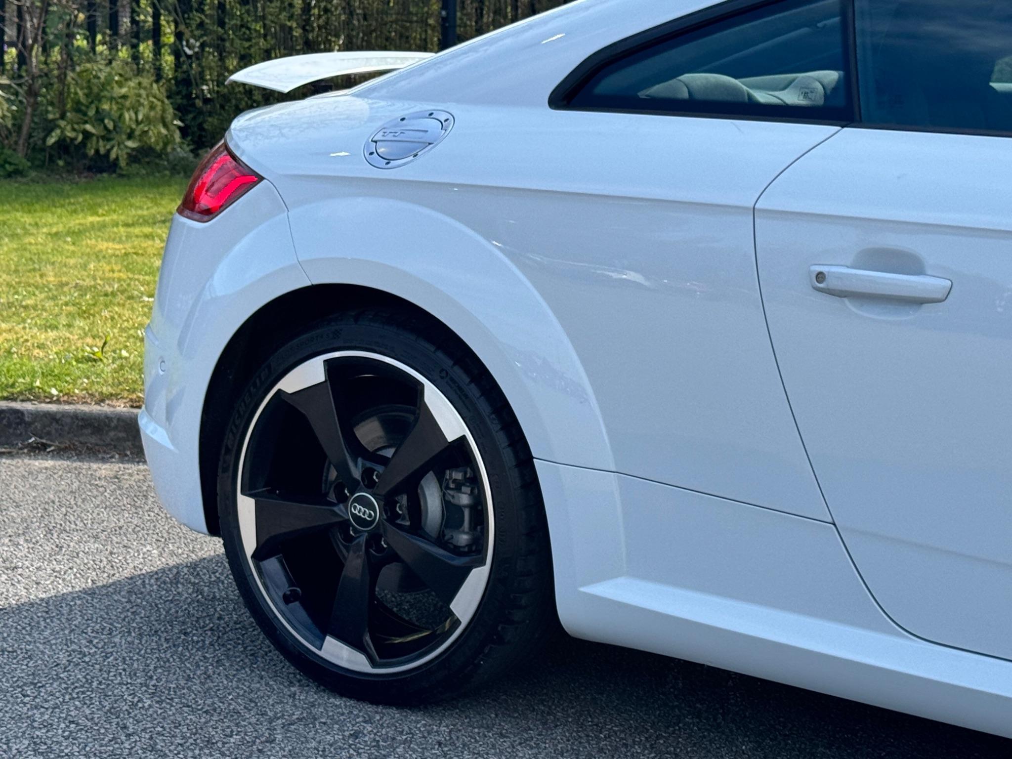 Audi TT view 28