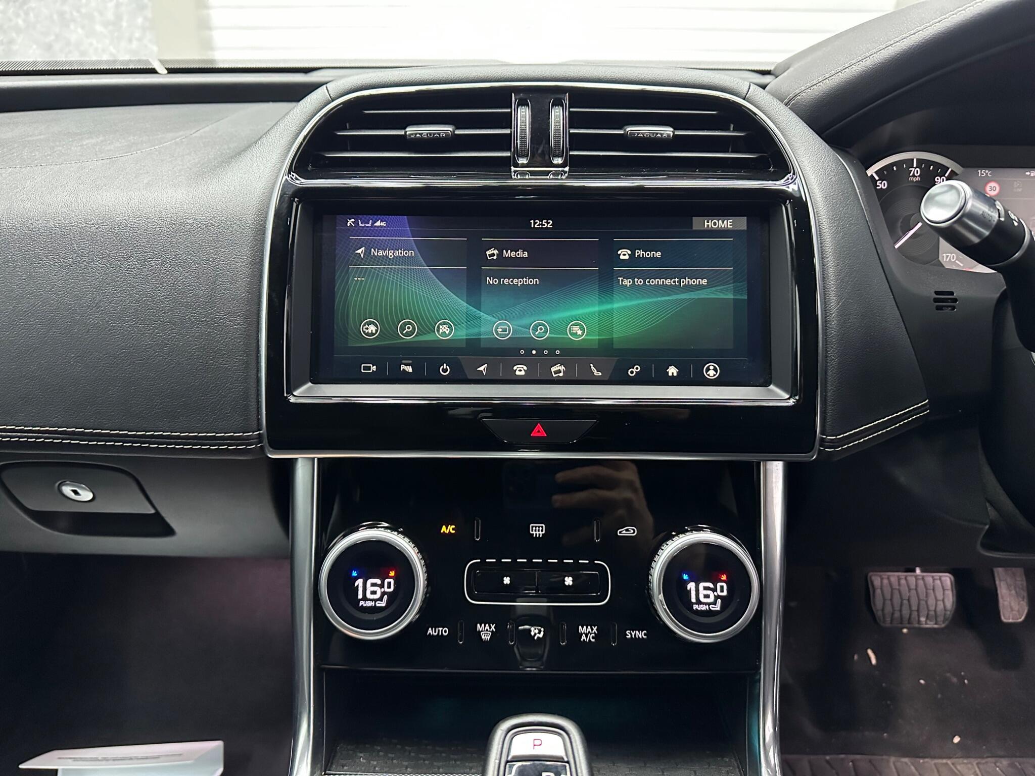 Jaguar Xe view 14
