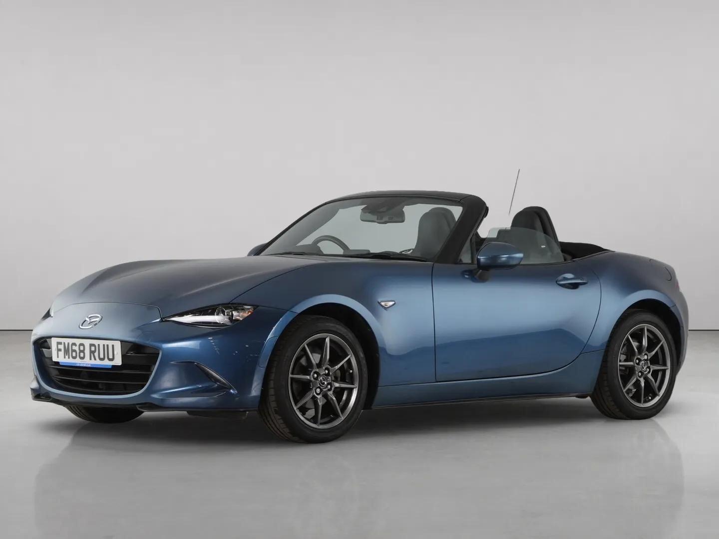 Mazda MX-5 view 2