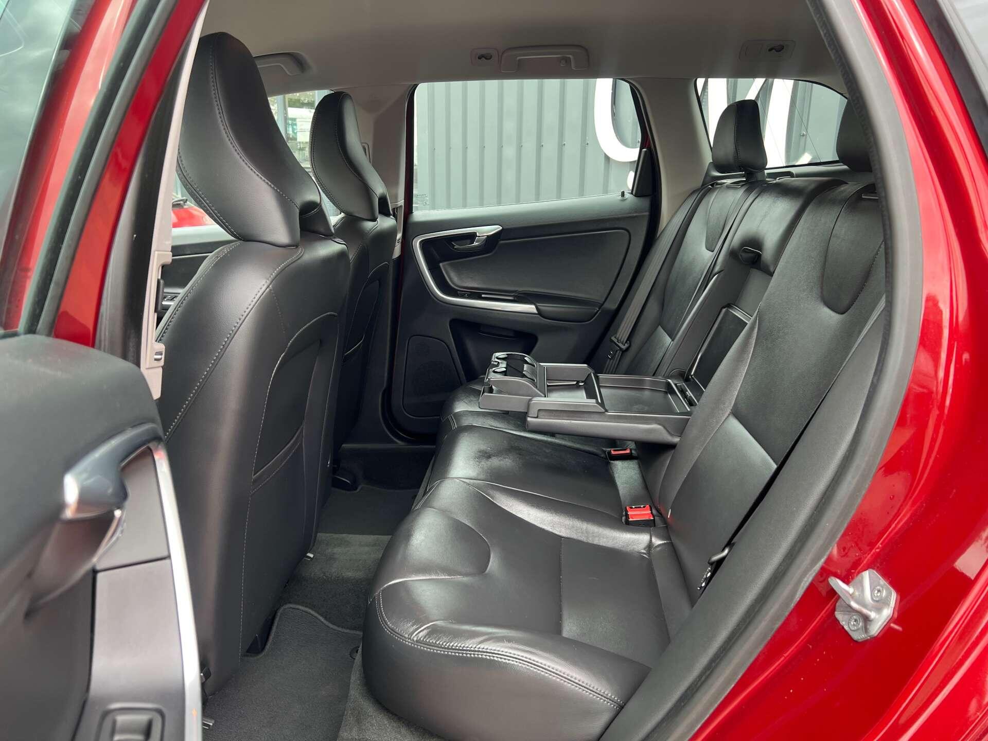 Volvo XC60 view 35