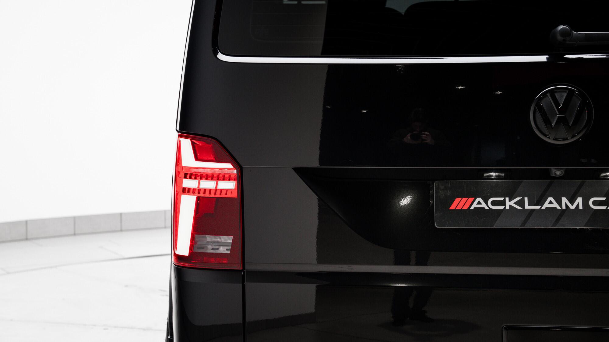 Volkswagen Transporter view 15