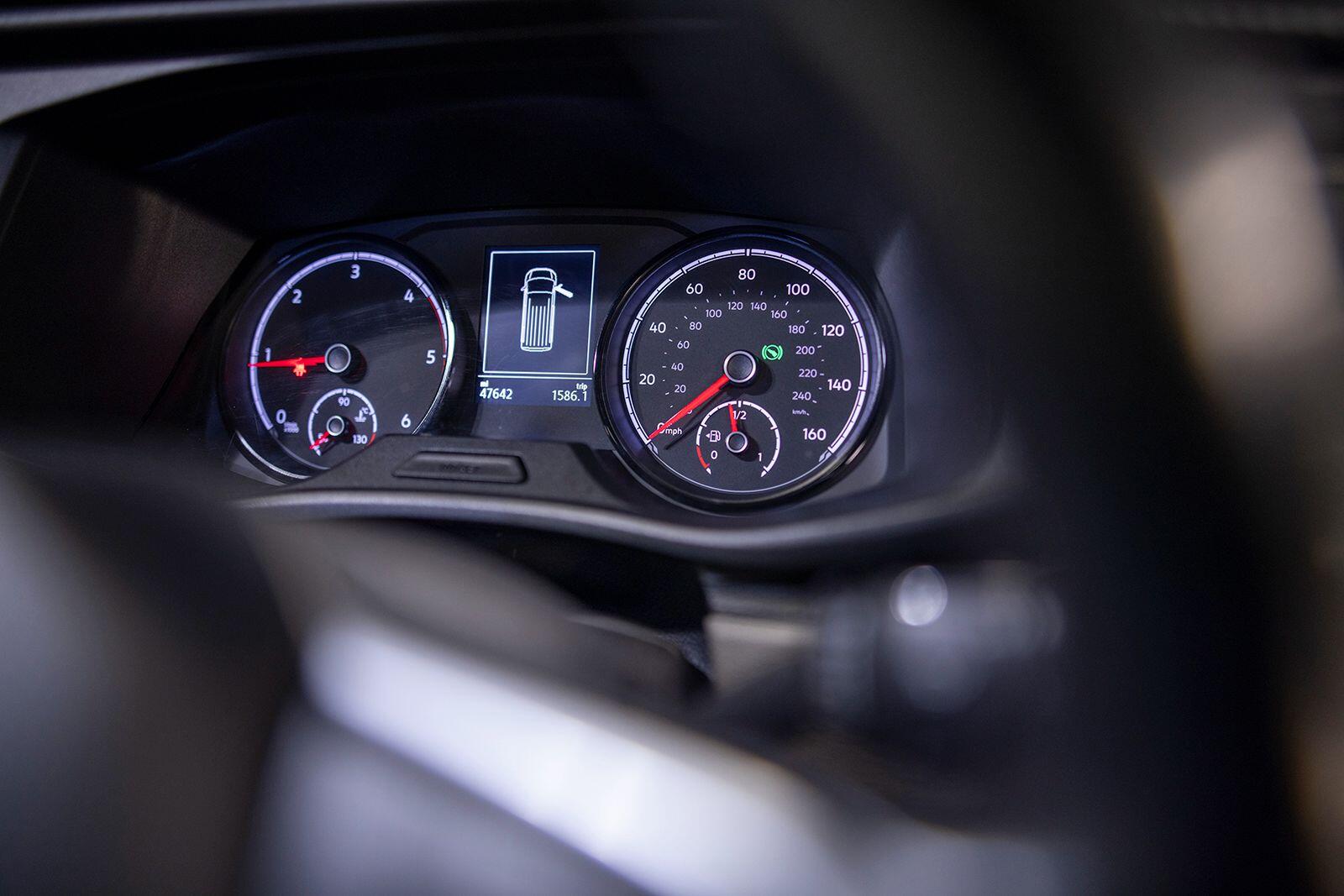Volkswagen Transporter view 19